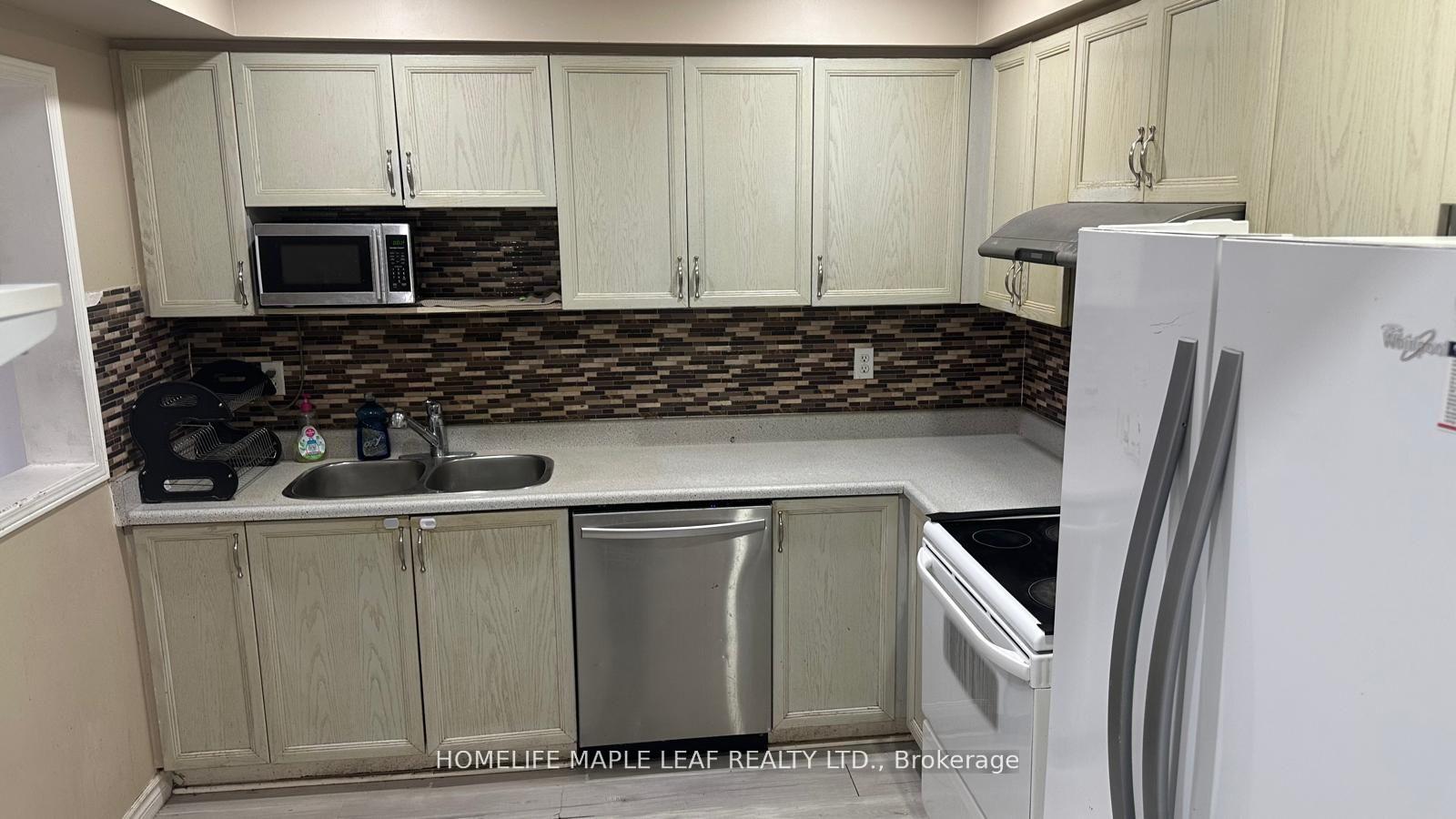 Photo 9 of 79 Herkes Drive, Brampton, Fletcher's West — HOMEH