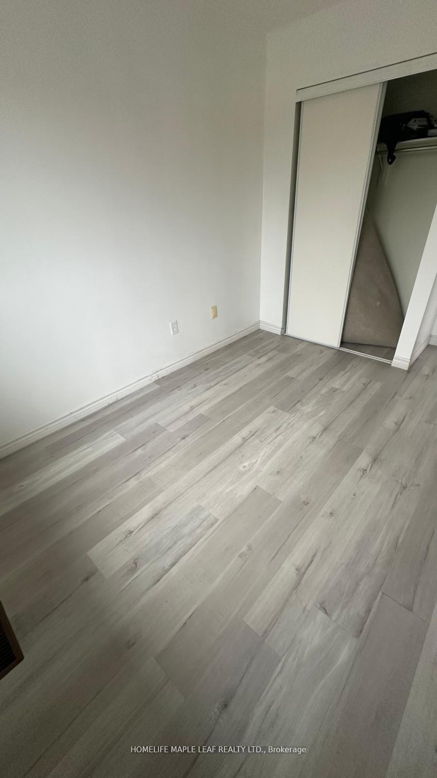 Photo 17 of 79 Herkes Drive, Brampton, Fletcher's West — HOMEH