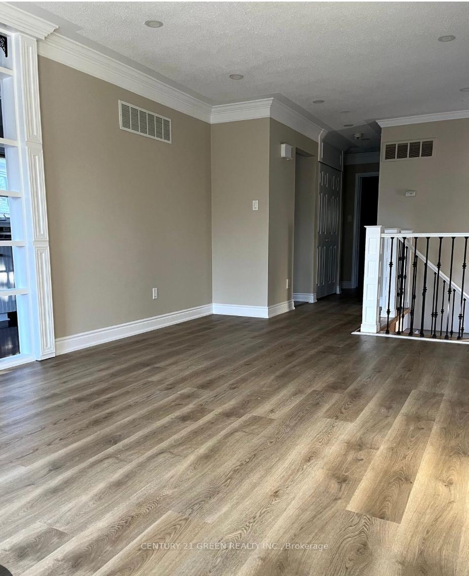 Photo 6 of Unit Upper, 50 Newgreen Crescent, Brampton, Westgate — HOMEH