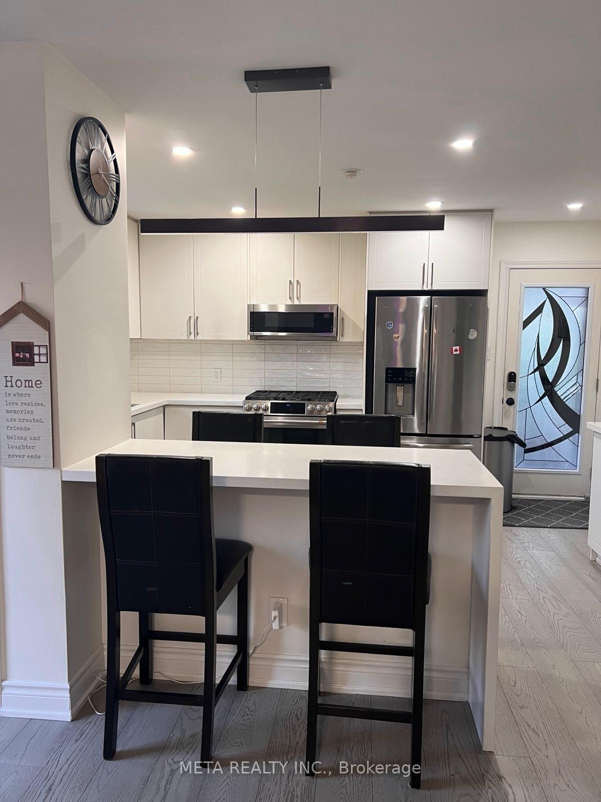 Photo 3 of 202 Reynolds Street, Whitby, Downtown Whitby — HOMEH