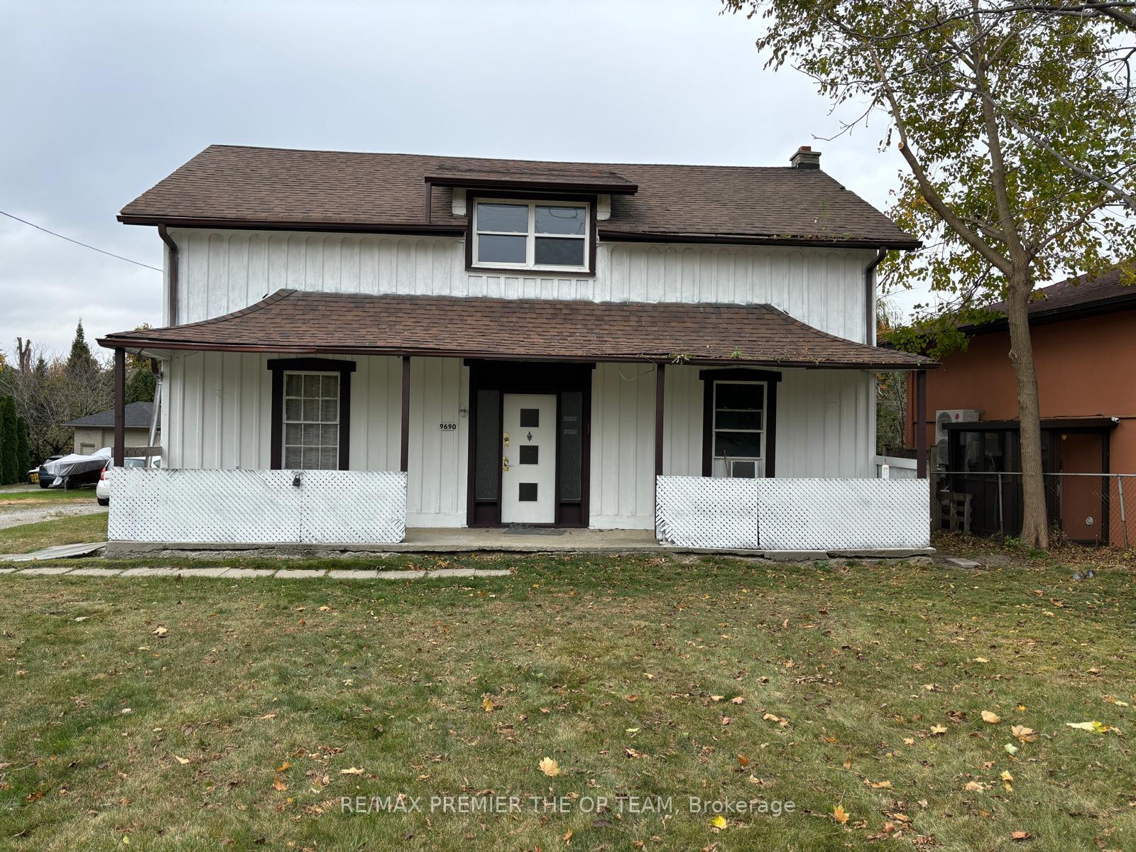 Front of Unit Upper, 9690 Keele Street