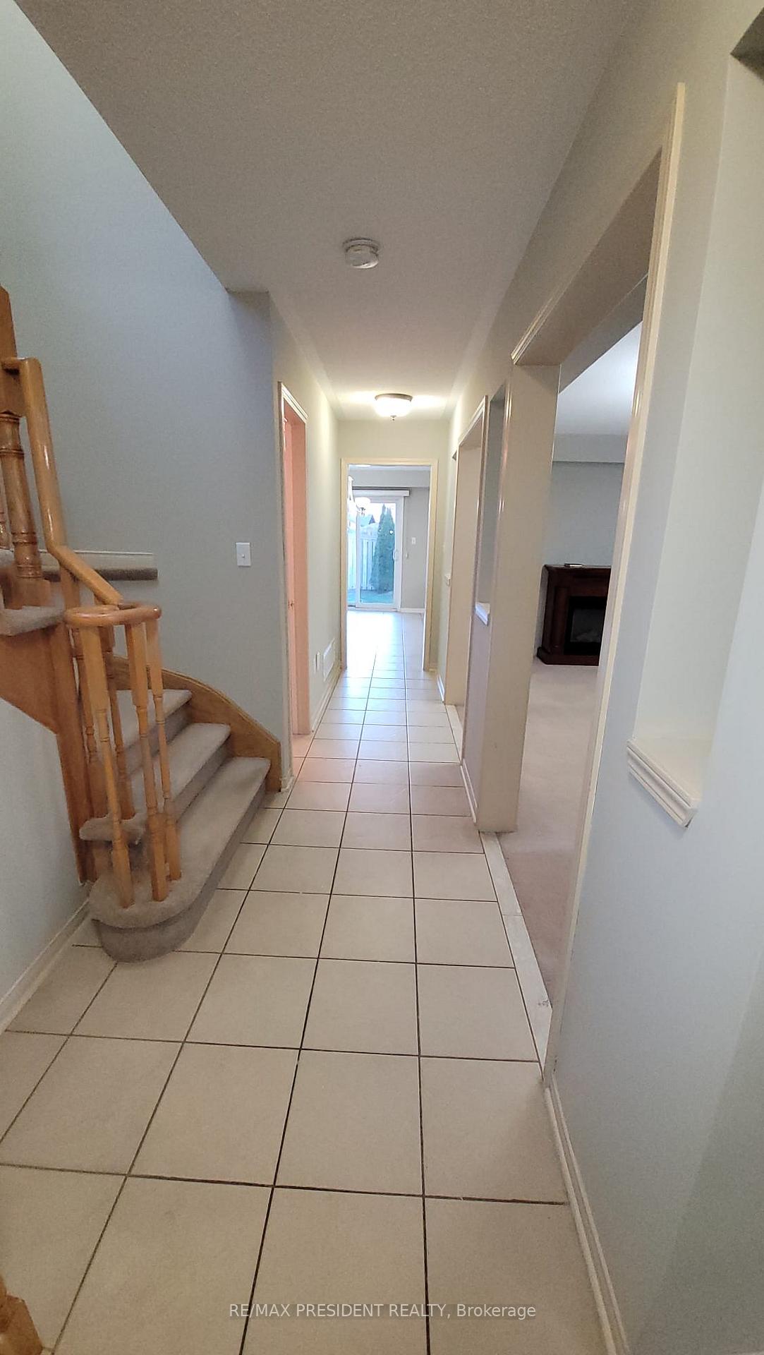 Photo 3 of 209 Madden Place, Clarington, Bowmanville — HOMEH