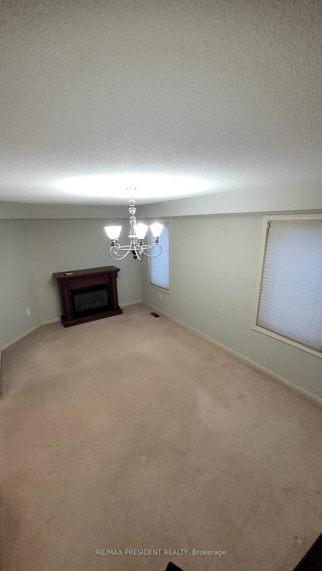 Photo 5 of 209 Madden Place, Clarington, Bowmanville — HOMEH