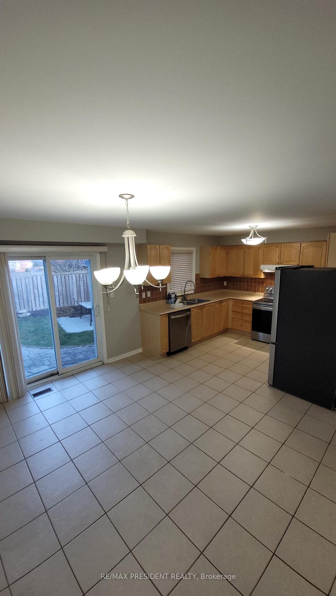 Photo 12 of 209 Madden Place, Clarington, Bowmanville — HOMEH