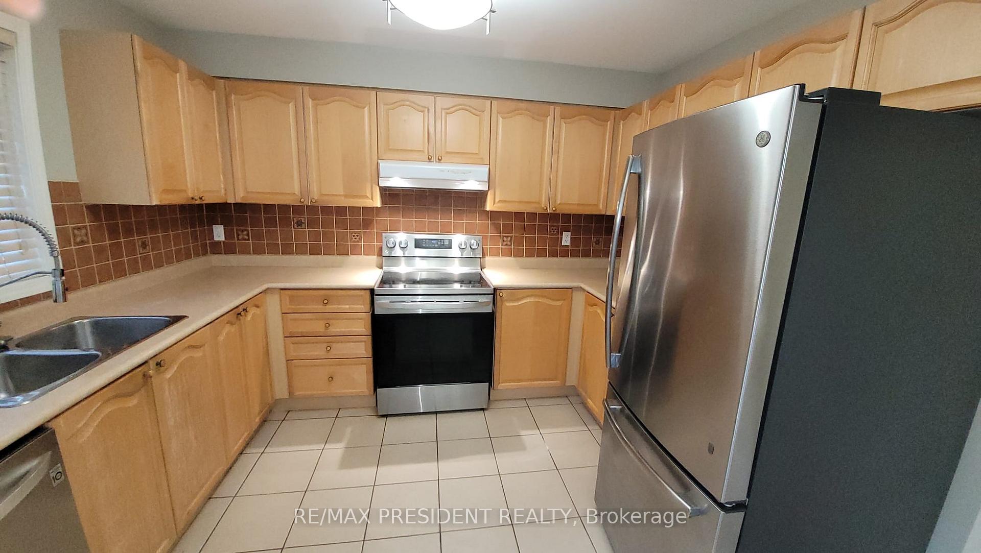 Photo 8 of 209 Madden Place, Clarington, Bowmanville — HOMEH