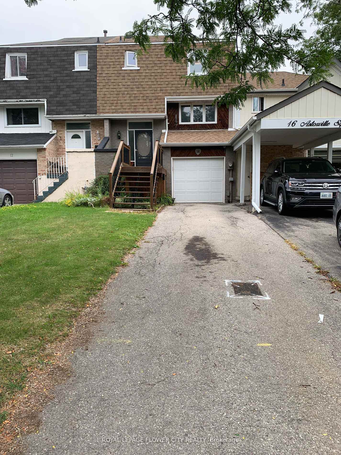 Photo 2 of 14 Astorville Square, Brampton, Fletcher's West — HOMEH