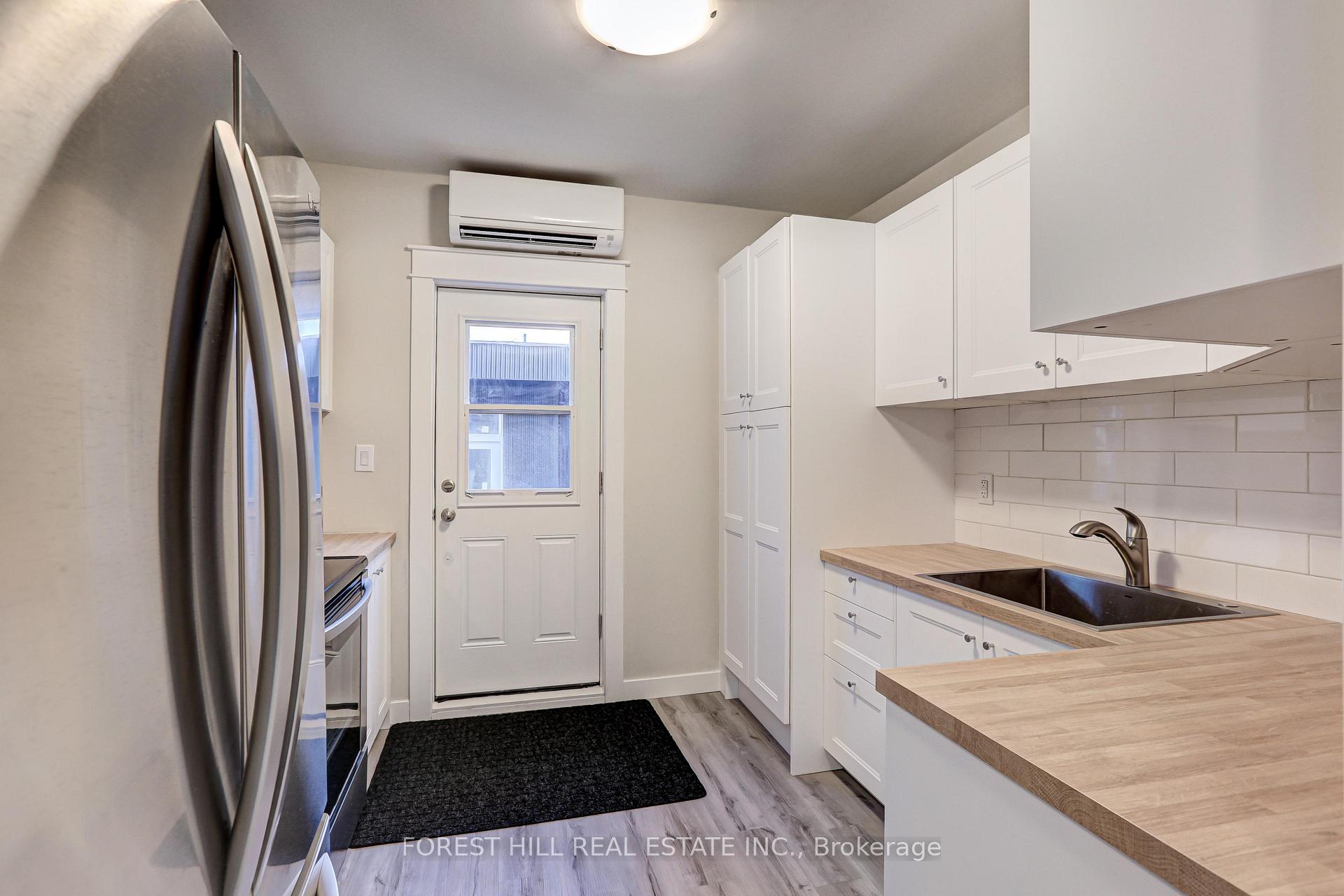 Photo 4 of Unit 1, 203 Weir Street N, Hamilton, Homeside — HOMEH