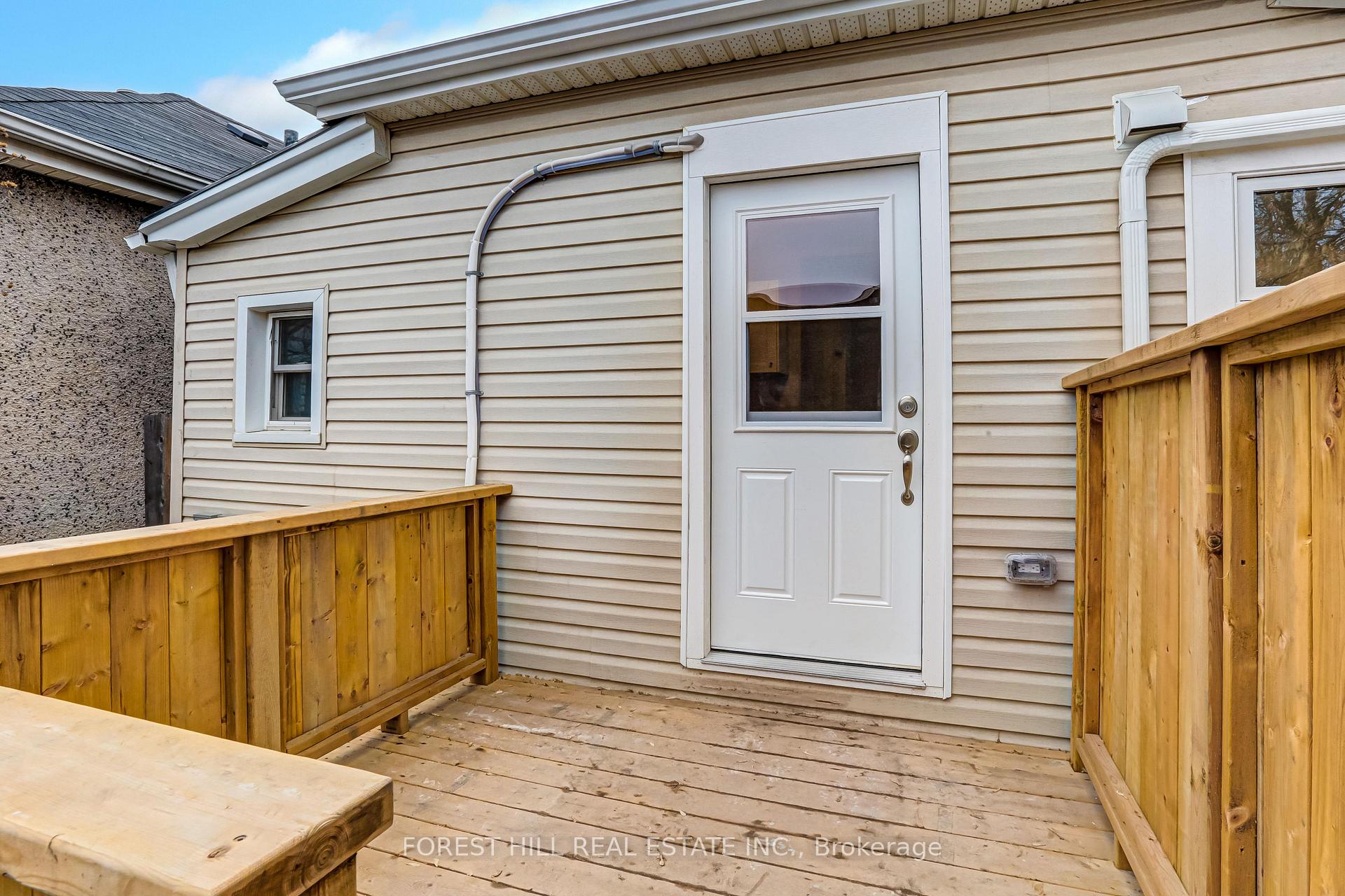 Photo 13 of Unit 1, 203 Weir Street N, Hamilton, Homeside — HOMEH