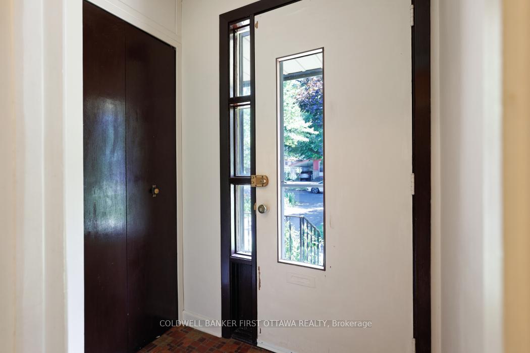 Photo 4 of 2133 Westbourne Avenue, Ottawa, McKellar Heights/Glabar Park — HOMEH
