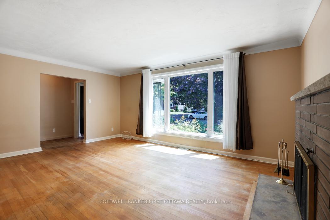 Photo 8 of 2133 Westbourne Avenue, Ottawa, McKellar Heights/Glabar Park — HOMEH