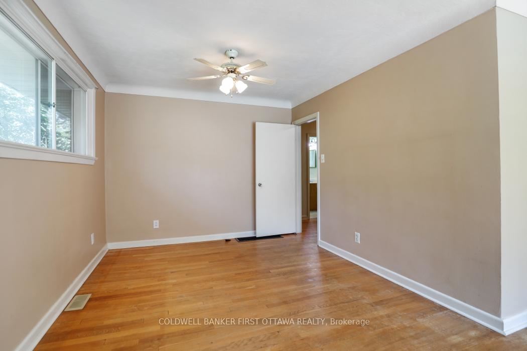 Photo 10 of 2133 Westbourne Avenue, Ottawa, McKellar Heights/Glabar Park — HOMEH