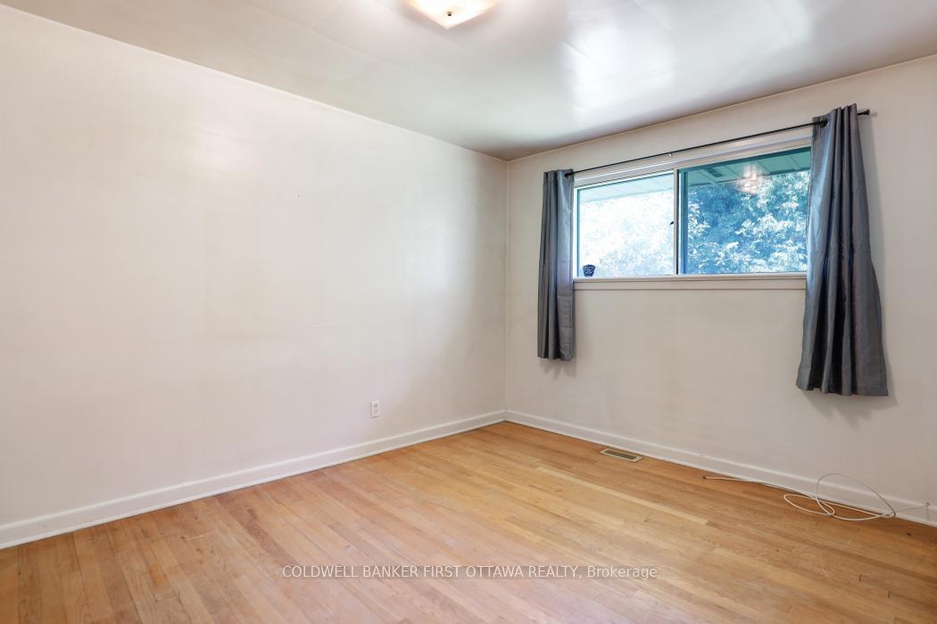 Photo 19 of 2133 Westbourne Avenue, Ottawa, McKellar Heights/Glabar Park — HOMEH