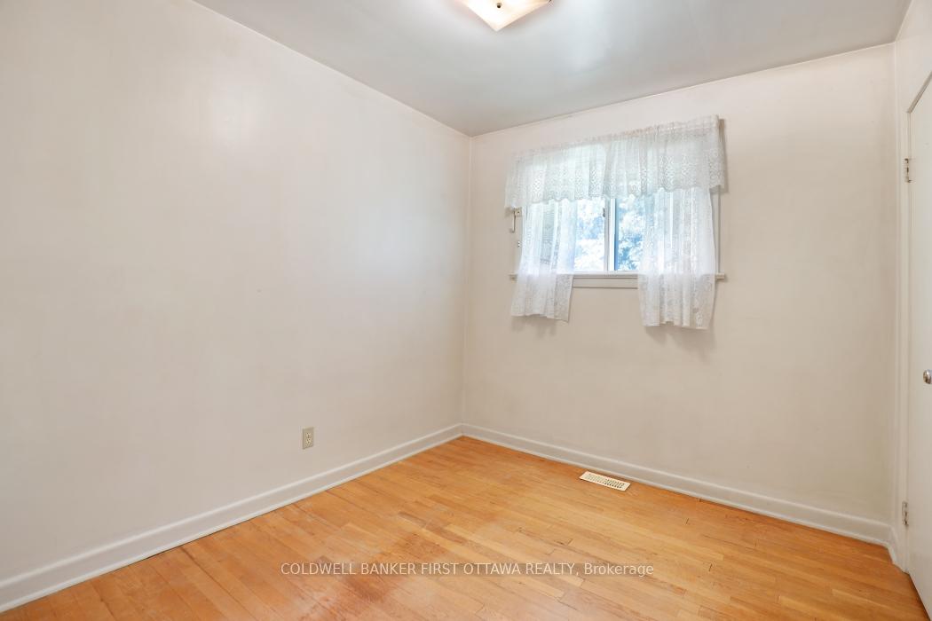 Photo 22 of 2133 Westbourne Avenue, Ottawa, McKellar Heights/Glabar Park — HOMEH