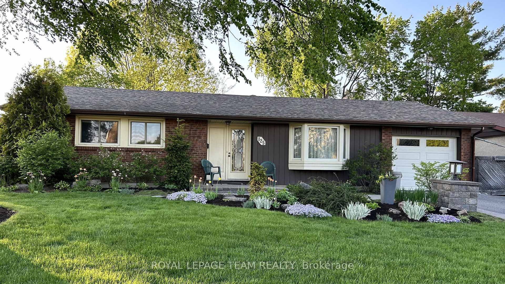 Photo 1 of 125 David Drive, Ottawa, Meadowlands/St. Claire Gardens — HOMEH