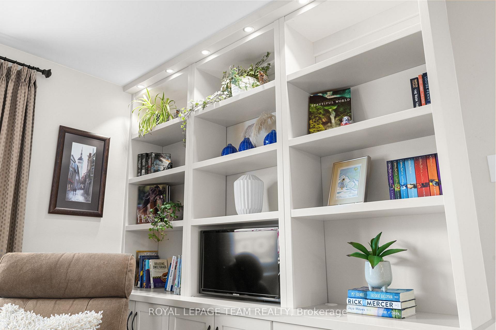 Photo 10 of 125 David Drive, Ottawa, Meadowlands/St. Claire Gardens — HOMEH