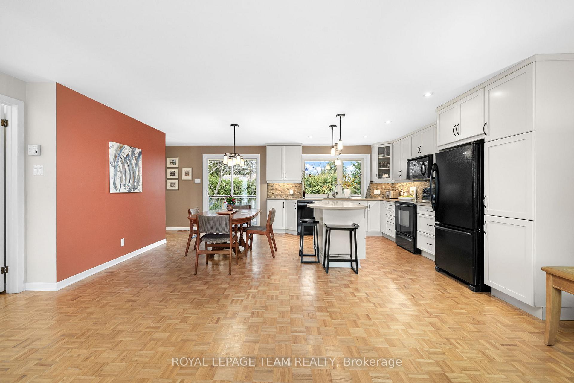 Photo 12 of 125 David Drive, Ottawa, Meadowlands/St. Claire Gardens — HOMEH