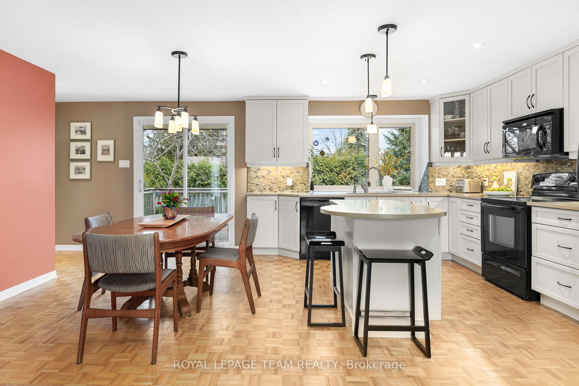 Photo 13 of 125 David Drive, Ottawa, Meadowlands/St. Claire Gardens — HOMEH