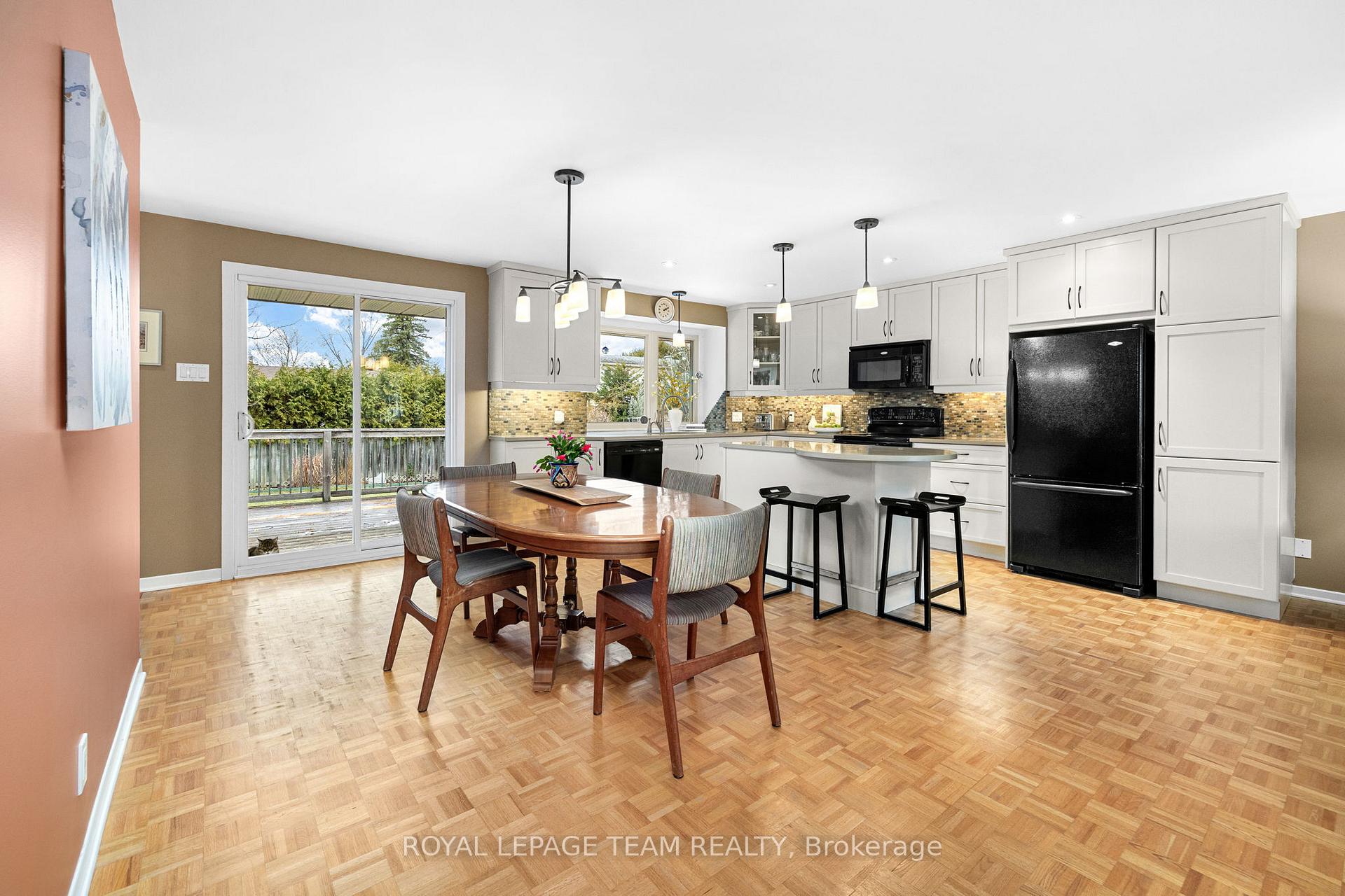 Photo 14 of 125 David Drive, Ottawa, Meadowlands/St. Claire Gardens — HOMEH