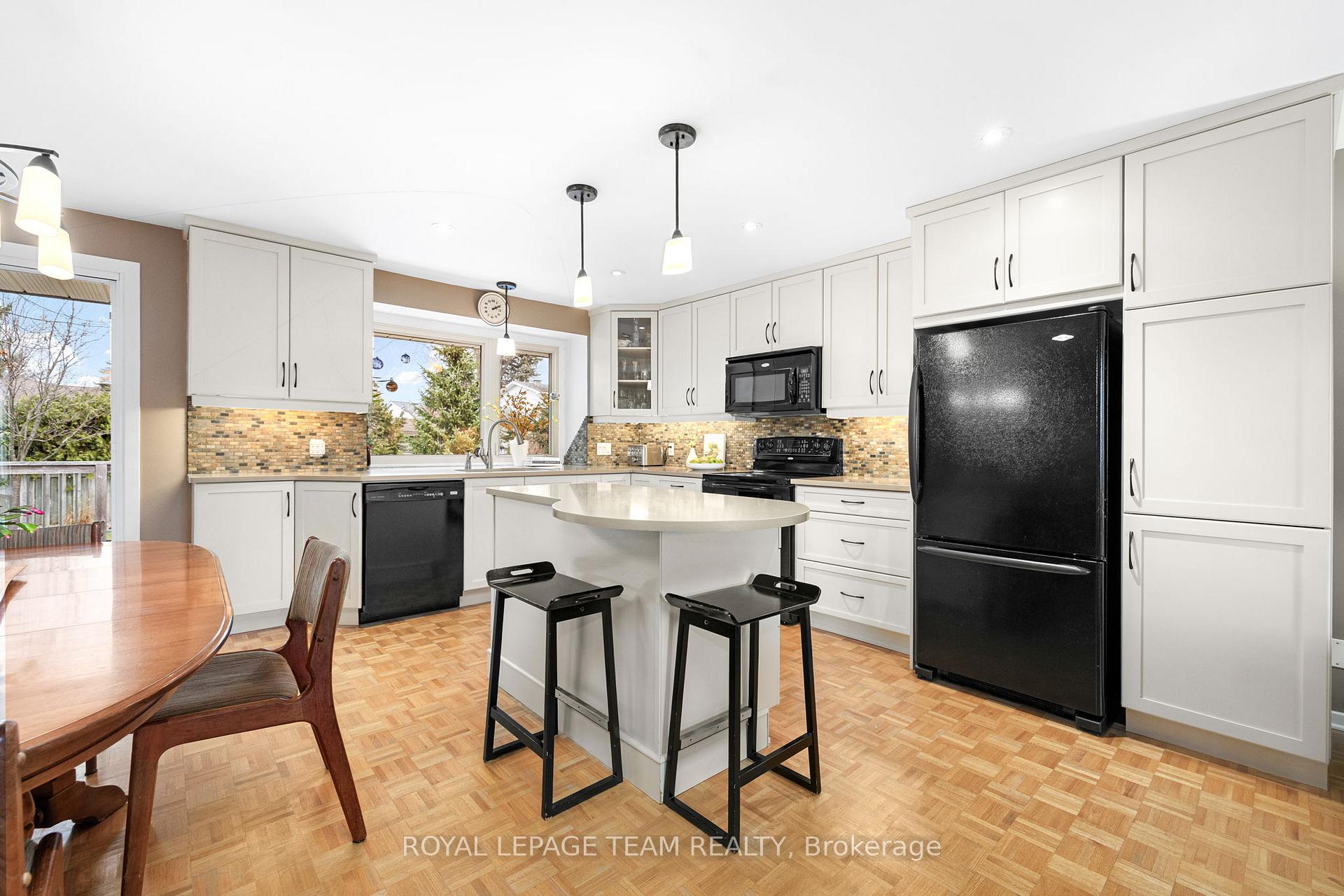 Photo 16 of 125 David Drive, Ottawa, Meadowlands/St. Claire Gardens — HOMEH