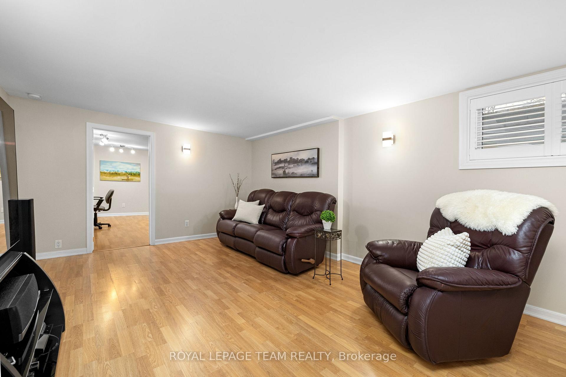 Photo 36 of 125 David Drive, Ottawa, Meadowlands/St. Claire Gardens — HOMEH