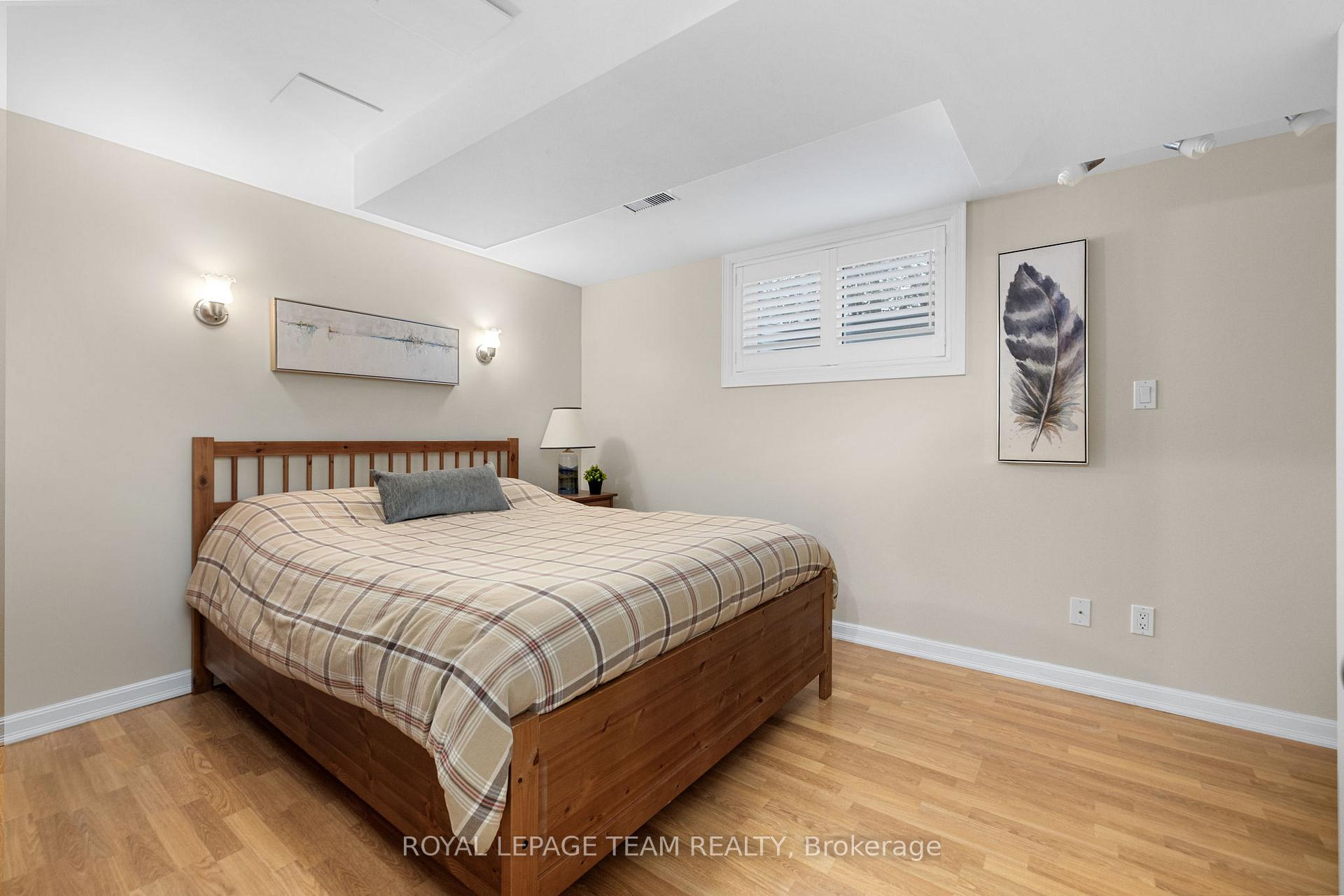 Photo 38 of 125 David Drive, Ottawa, Meadowlands/St. Claire Gardens — HOMEH
