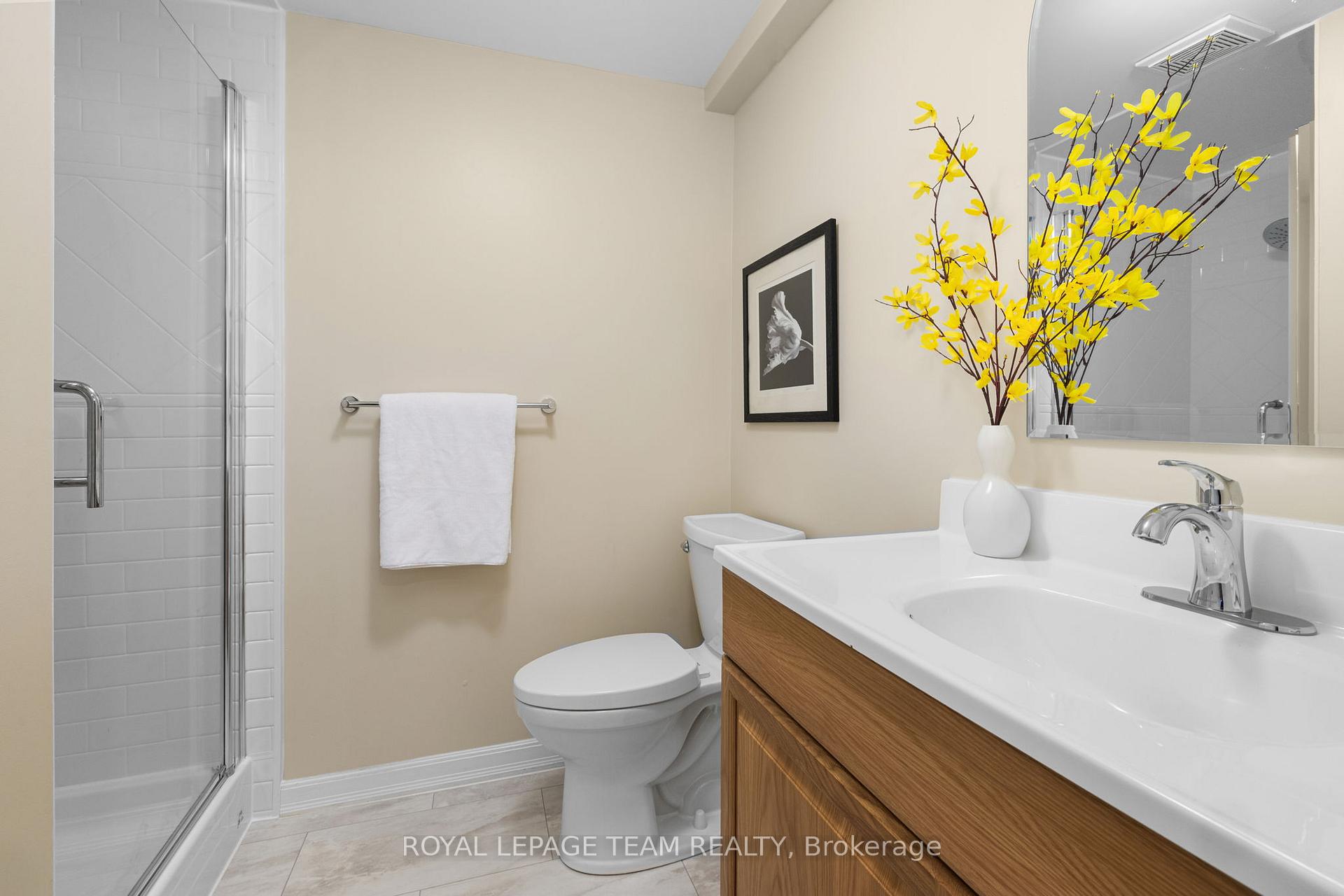 Photo 39 of 125 David Drive, Ottawa, Meadowlands/St. Claire Gardens — HOMEH