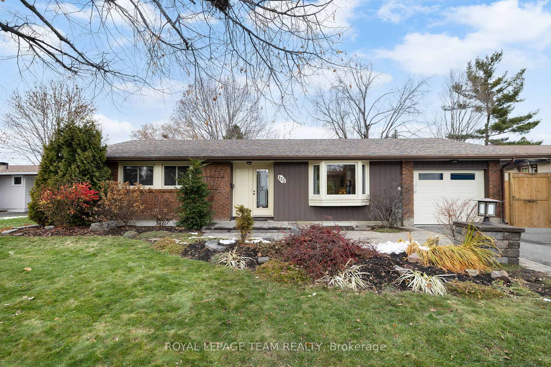 Photo 49 of 125 David Drive, Ottawa, Meadowlands/St. Claire Gardens — HOMEH