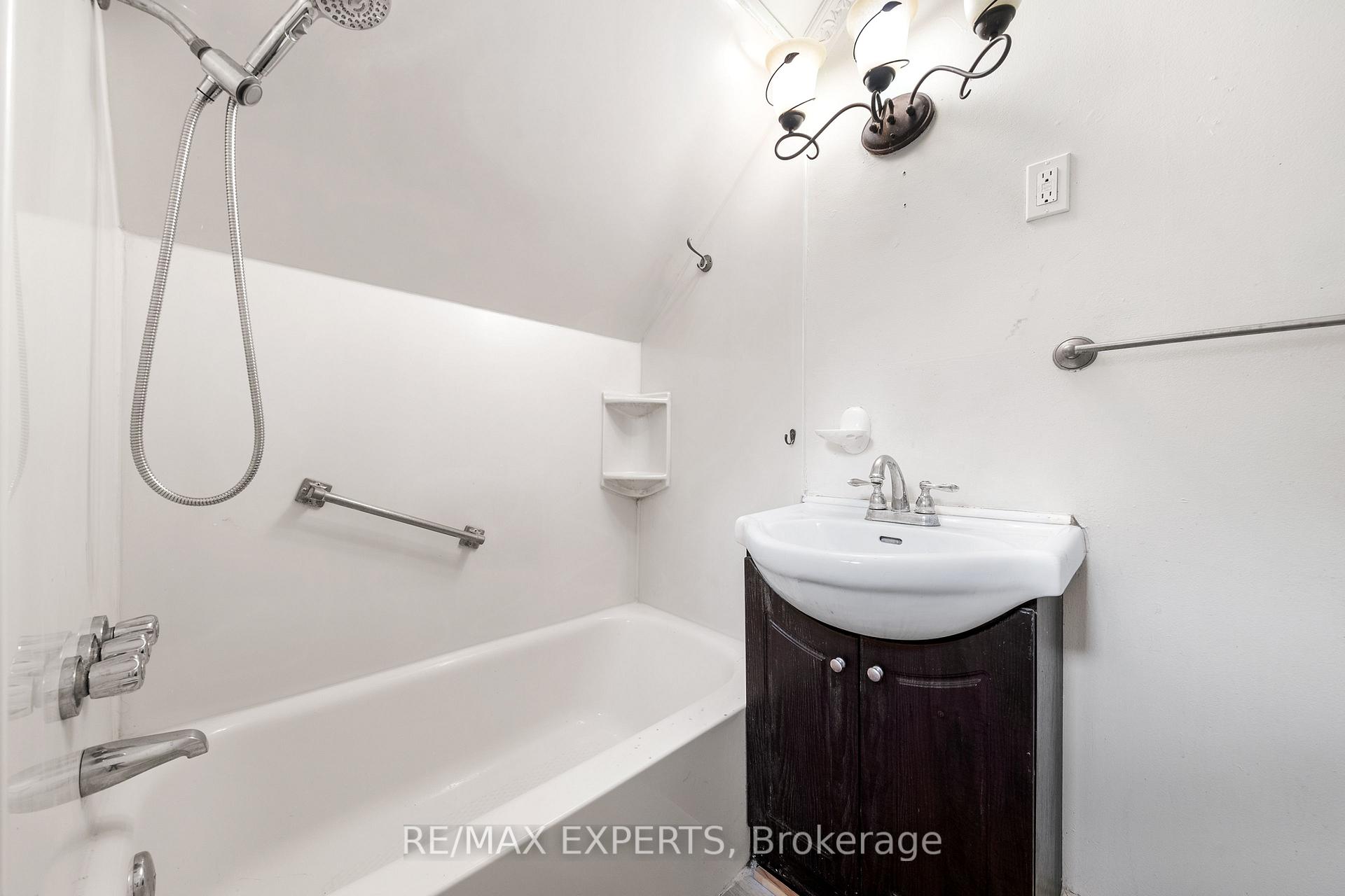 Photo 3 of 58 Tiffin Street, Barrie, Allandale Centre — HOMEH