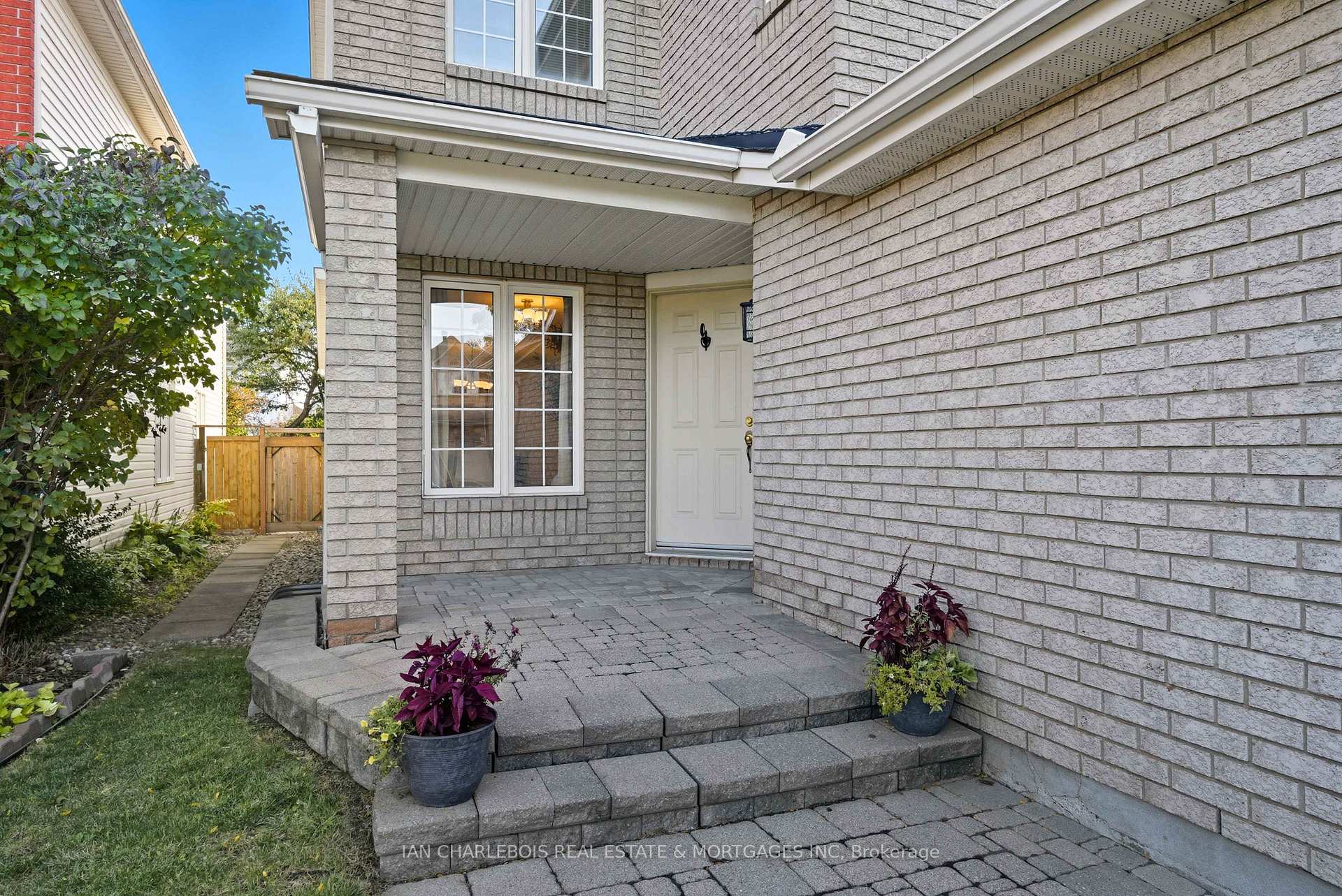 Photo 3 of 42 Bellingham Place, Ottawa, Hunt Club Park/Greenboro — HOMEH