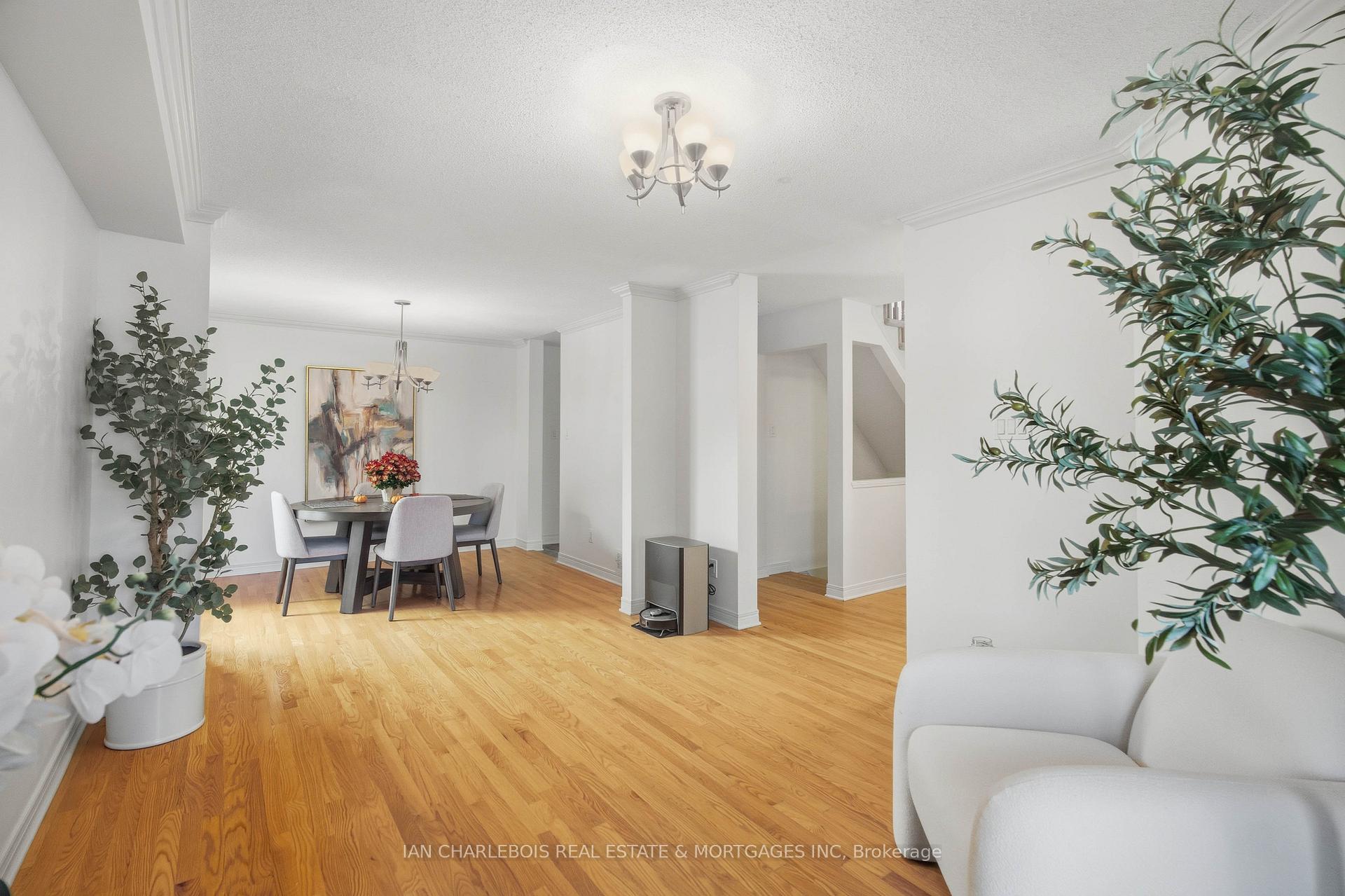 Photo 6 of 42 Bellingham Place, Ottawa, Hunt Club Park/Greenboro — HOMEH