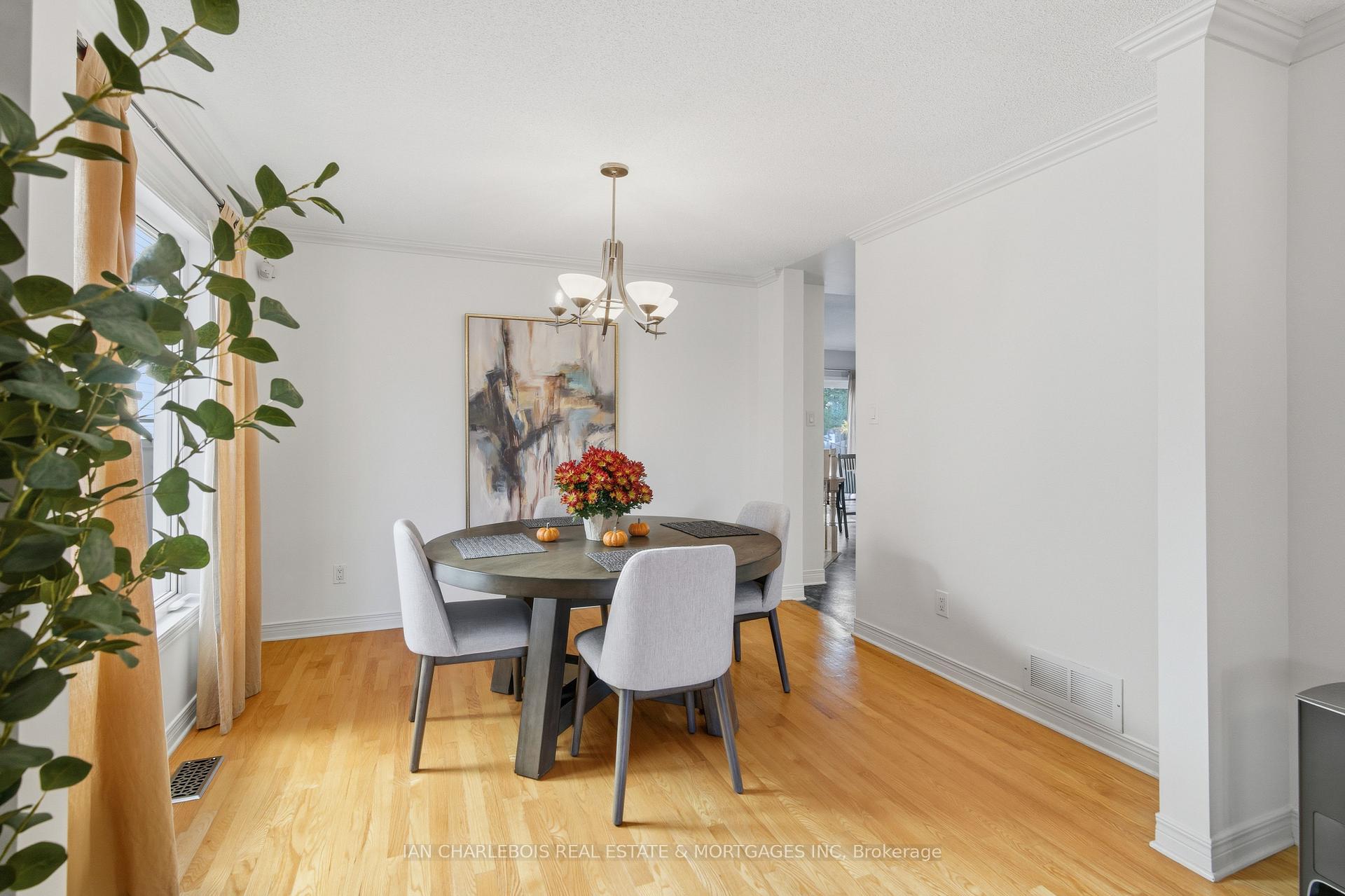 Photo 7 of 42 Bellingham Place, Ottawa, Hunt Club Park/Greenboro — HOMEH