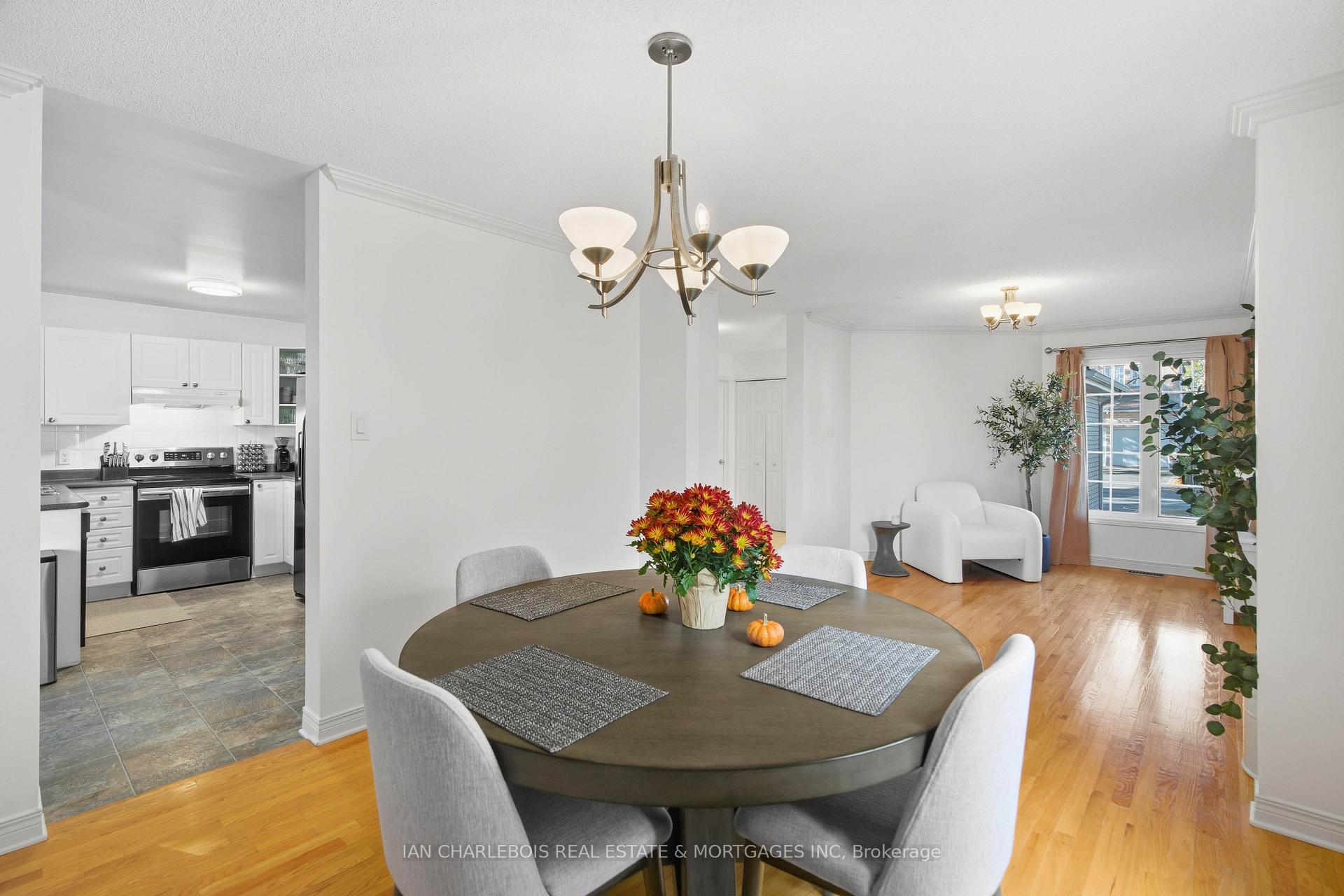 Photo 8 of 42 Bellingham Place, Ottawa, Hunt Club Park/Greenboro — HOMEH