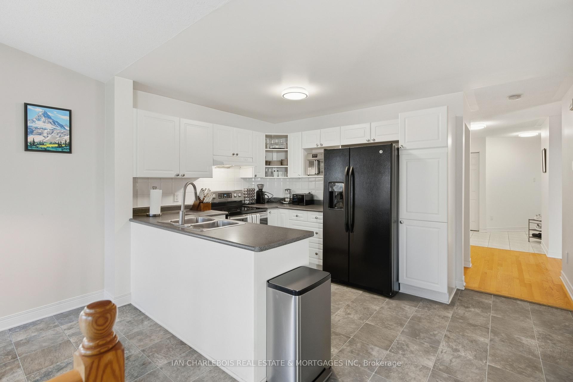 Photo 9 of 42 Bellingham Place, Ottawa, Hunt Club Park/Greenboro — HOMEH