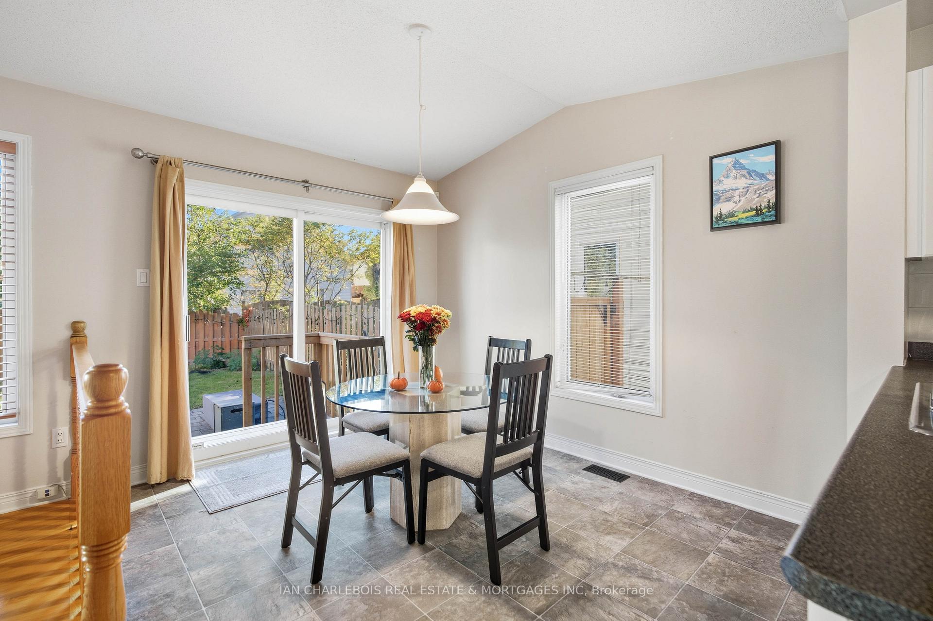 Photo 12 of 42 Bellingham Place, Ottawa, Hunt Club Park/Greenboro — HOMEH