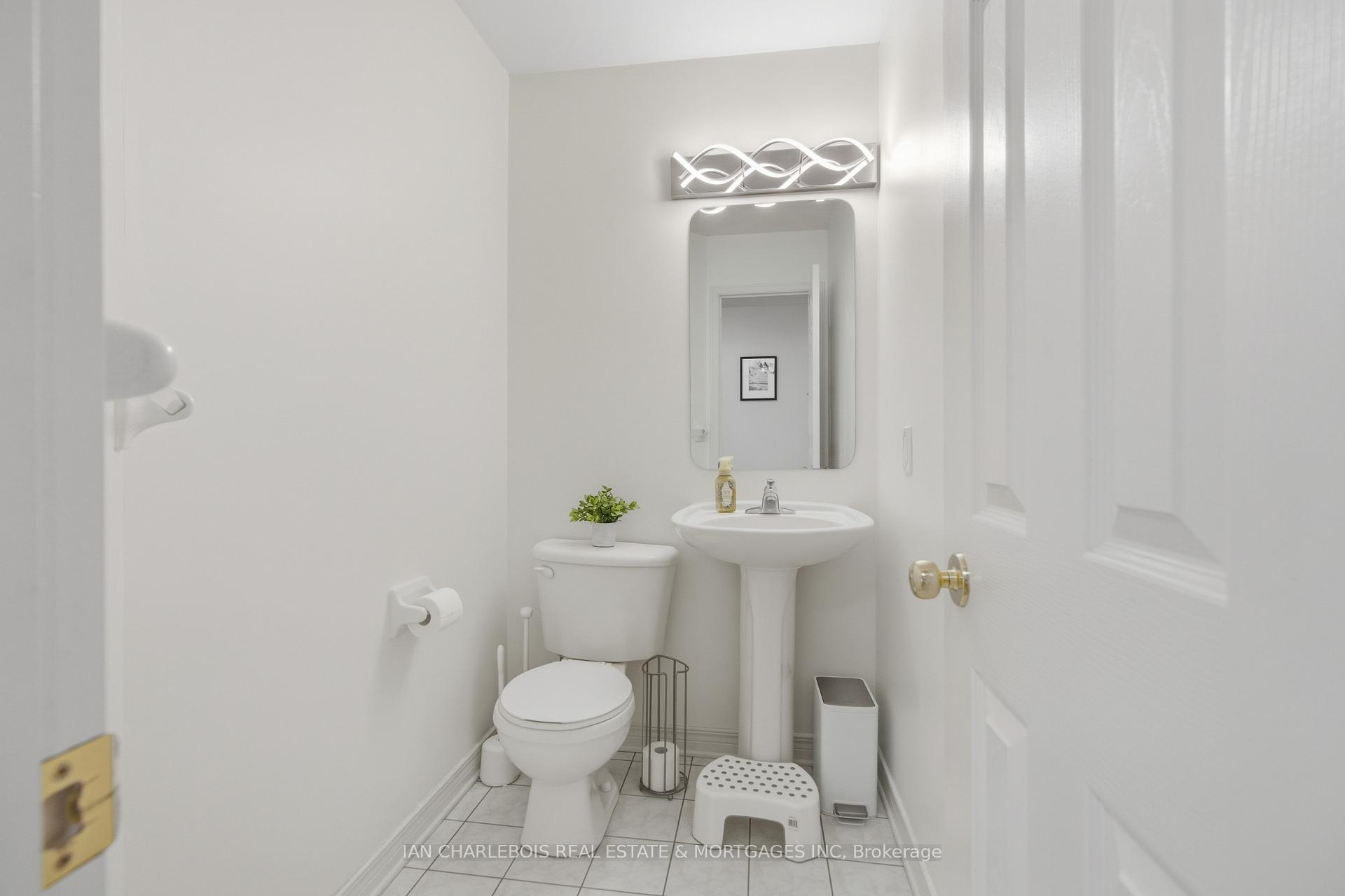 Photo 16 of 42 Bellingham Place, Ottawa, Hunt Club Park/Greenboro — HOMEH
