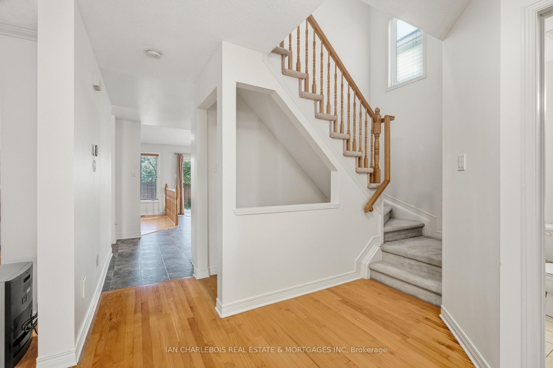 Photo 17 of 42 Bellingham Place, Ottawa, Hunt Club Park/Greenboro — HOMEH