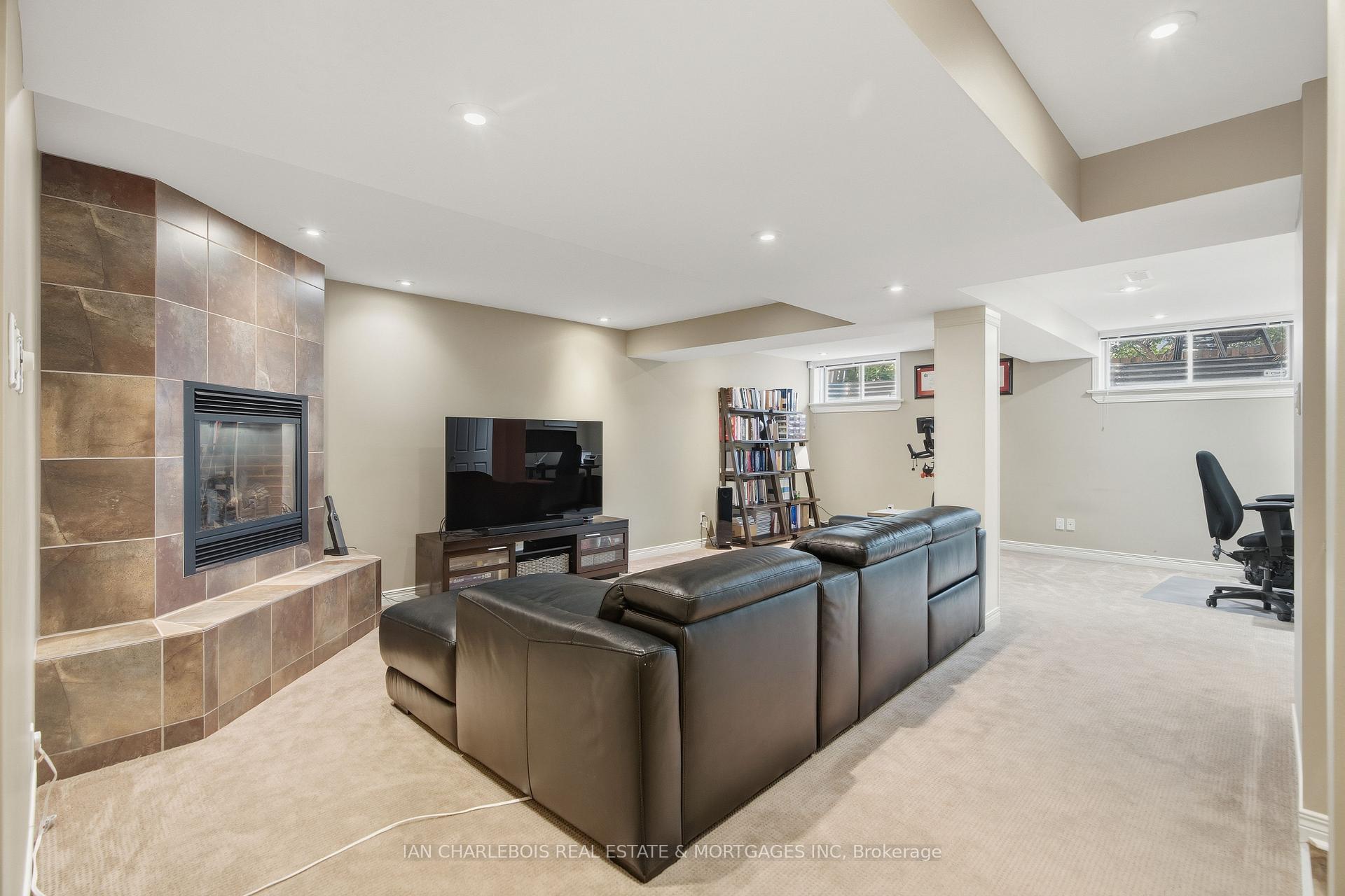 Photo 27 of 42 Bellingham Place, Ottawa, Hunt Club Park/Greenboro — HOMEH