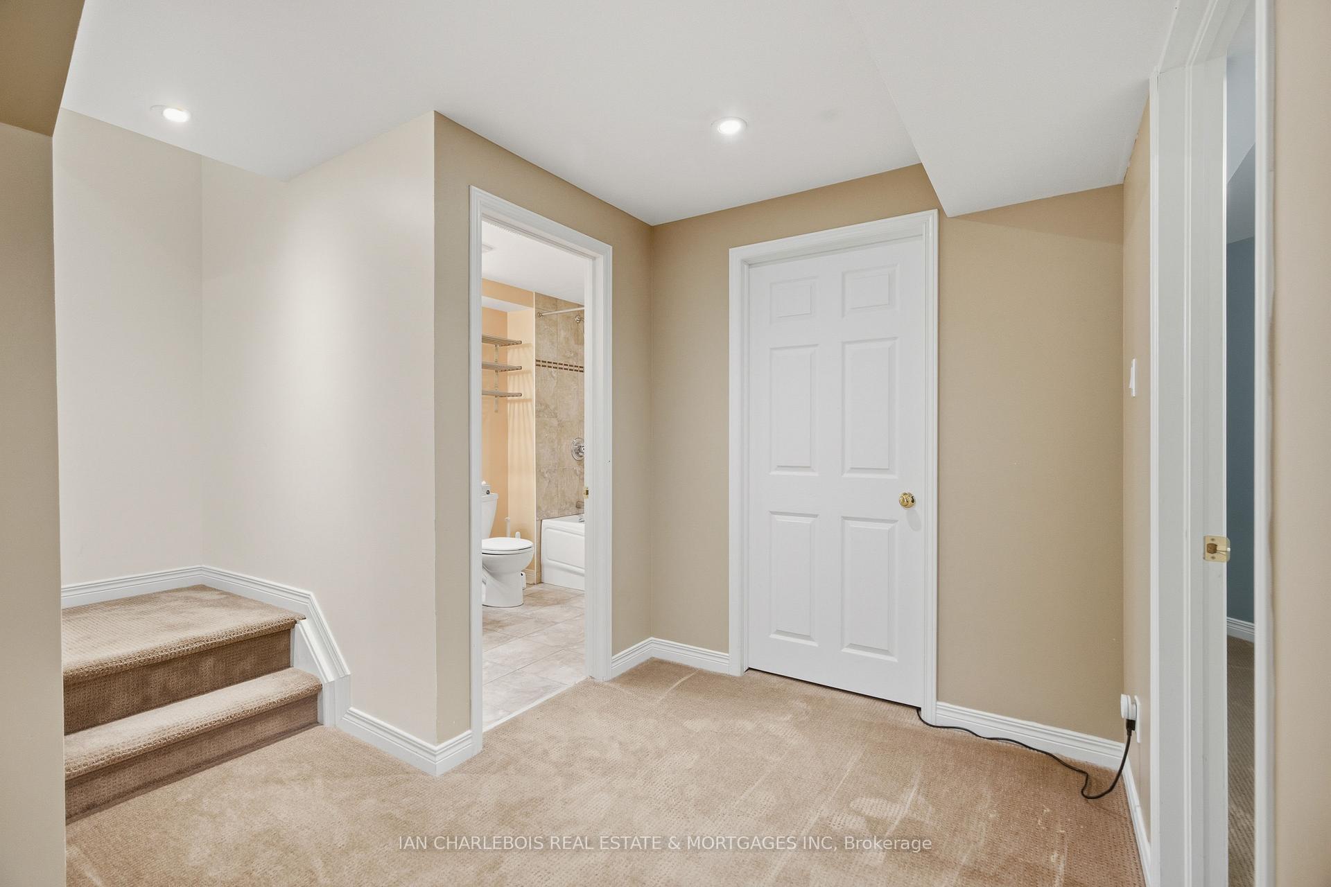 Photo 31 of 42 Bellingham Place, Ottawa, Hunt Club Park/Greenboro — HOMEH