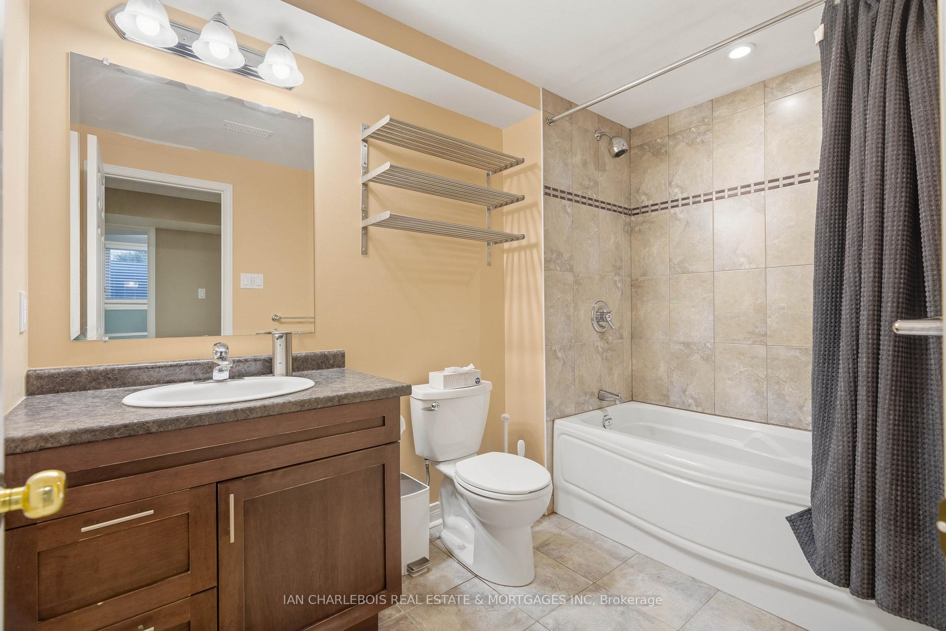 Photo 32 of 42 Bellingham Place, Ottawa, Hunt Club Park/Greenboro — HOMEH