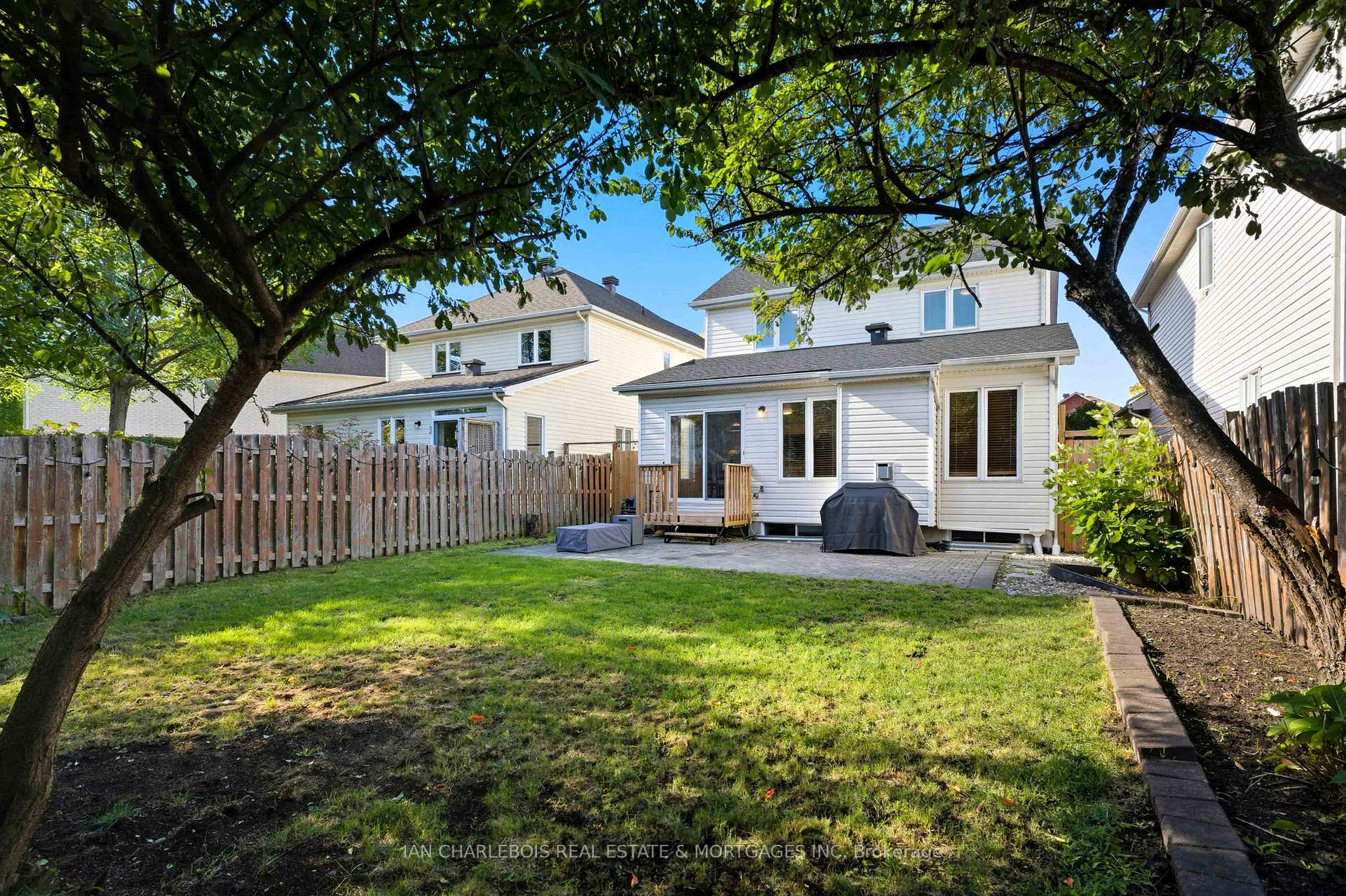 Photo 37 of 42 Bellingham Place, Ottawa, Hunt Club Park/Greenboro — HOMEH