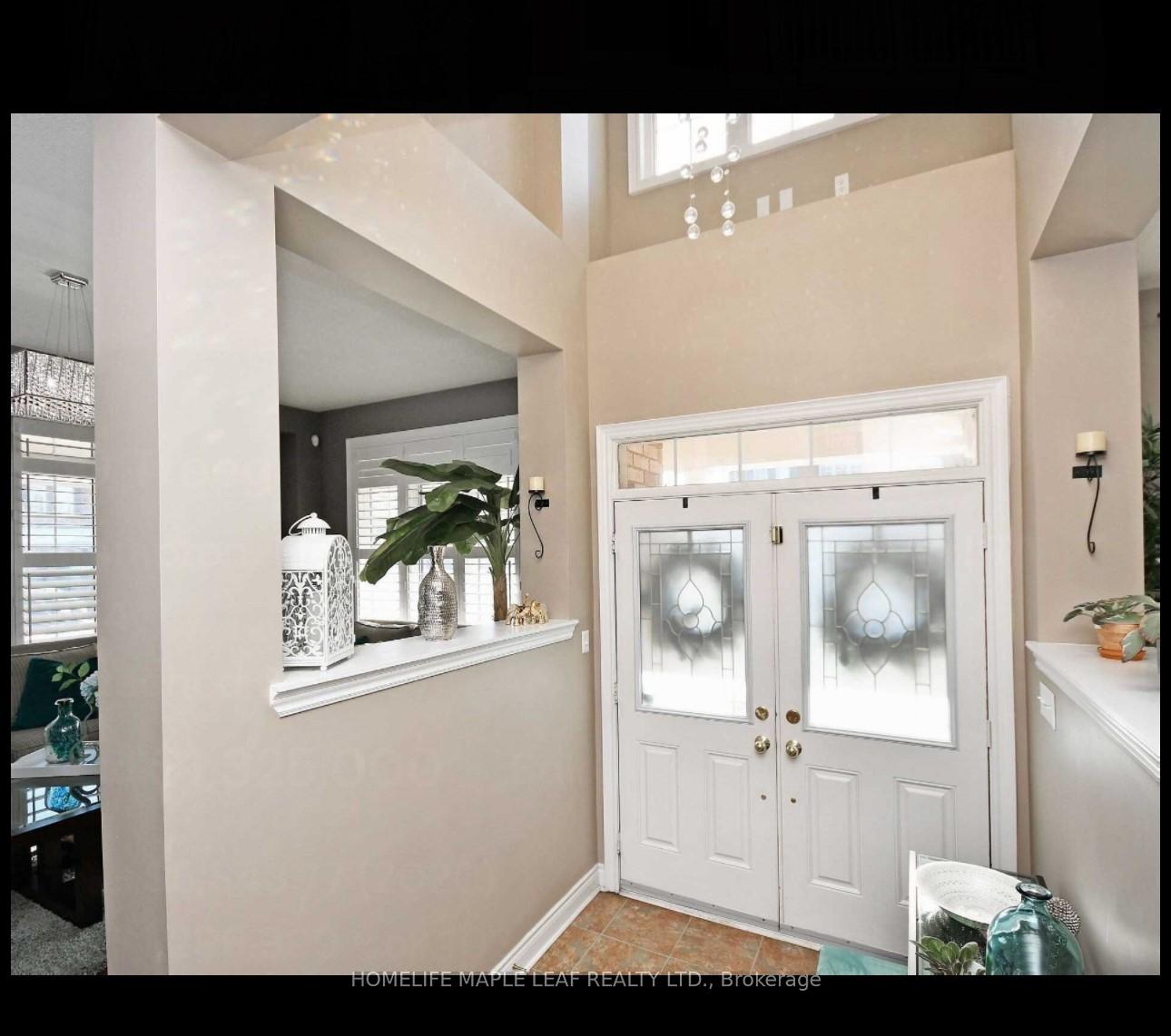 Photo 3 of 50 Treegrove Crescent, Brampton, Fletcher's Meadow — HOMEH