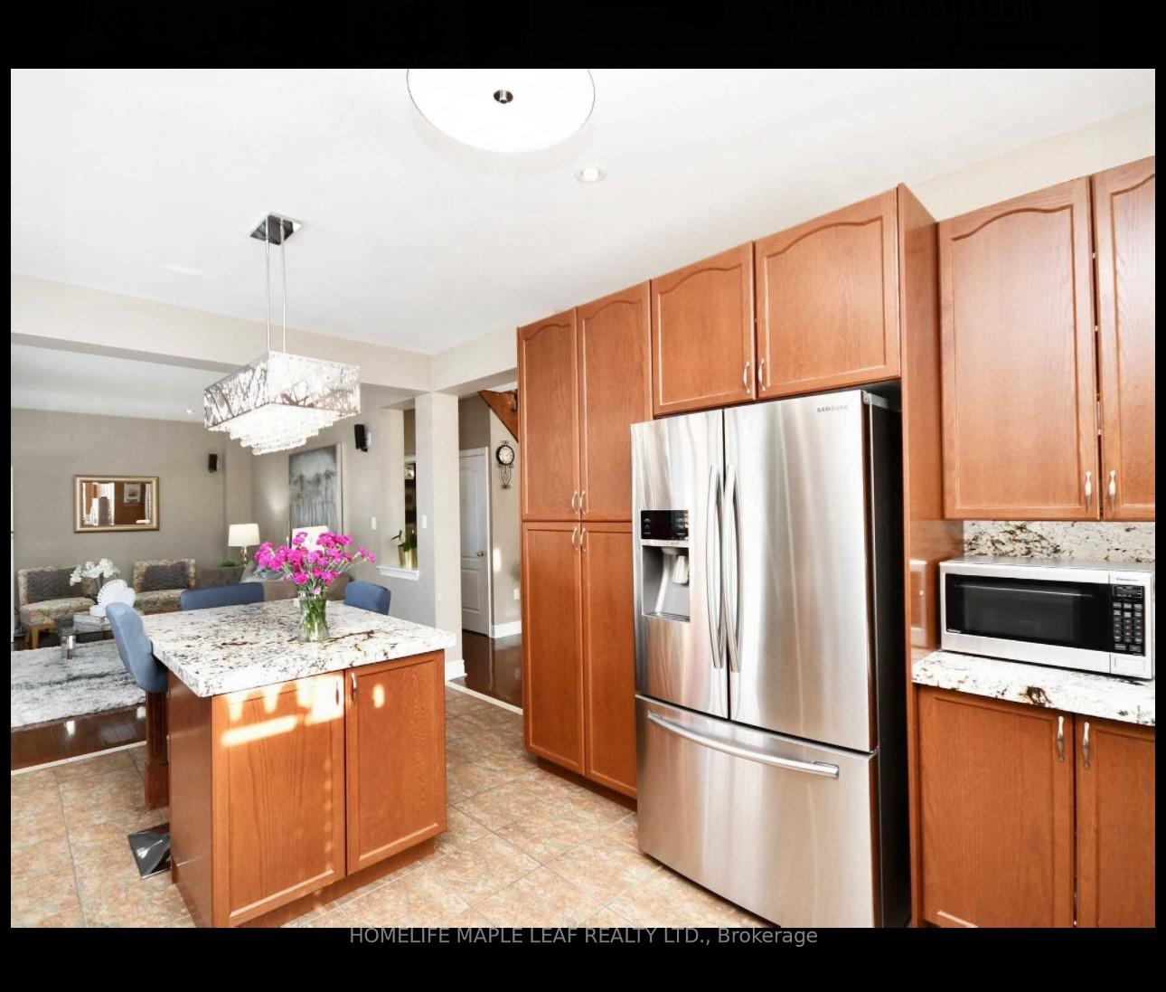 Photo 7 of 50 Treegrove Crescent, Brampton, Fletcher's Meadow — HOMEH