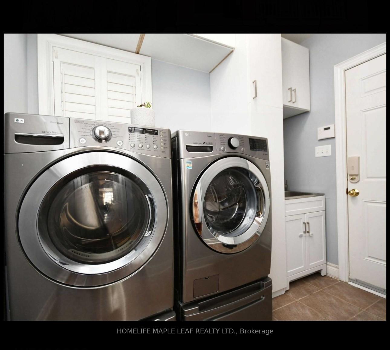 Photo 4 of 50 Treegrove Crescent, Brampton, Fletcher's Meadow — HOMEH