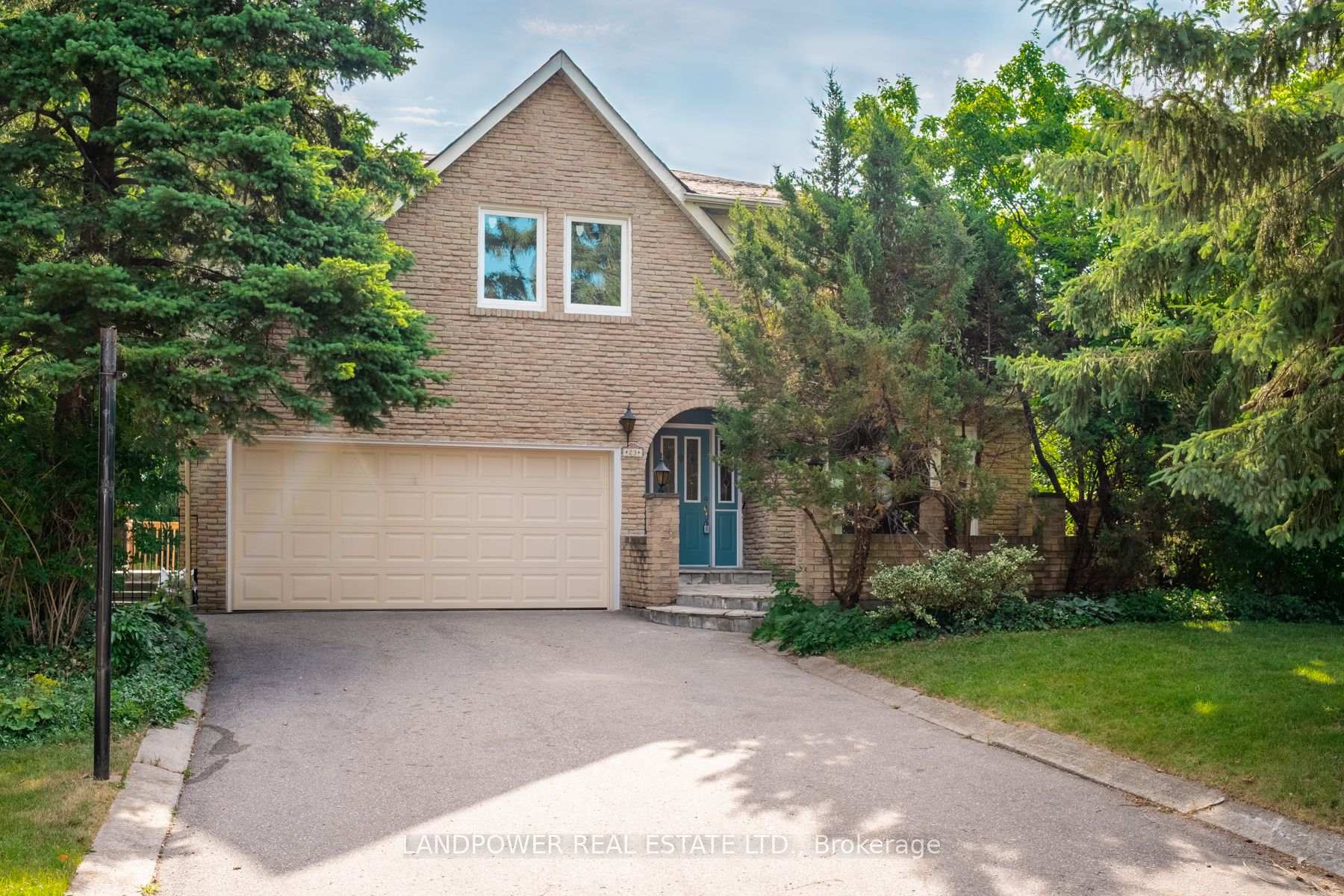 Front of 23 Liebeck Crescent