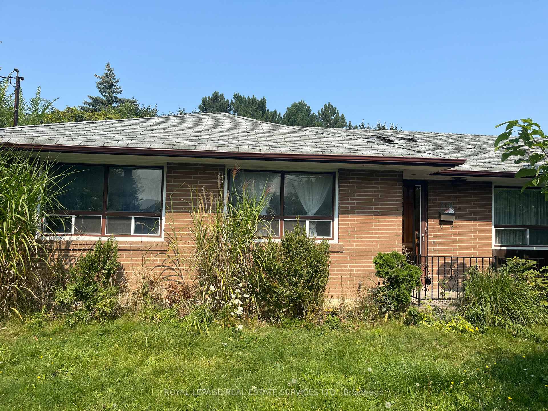 Front of Unit Main, 214 Dixon Road