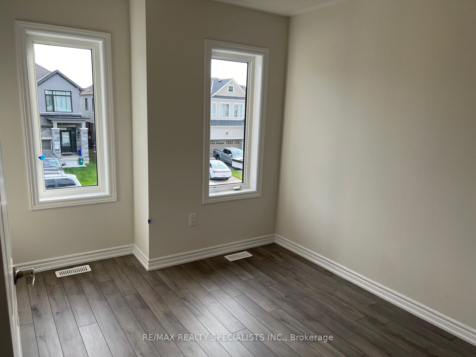 Photo 18 of 19 Tamworth Terrace, Barrie, Innis-Shore — HOMEH