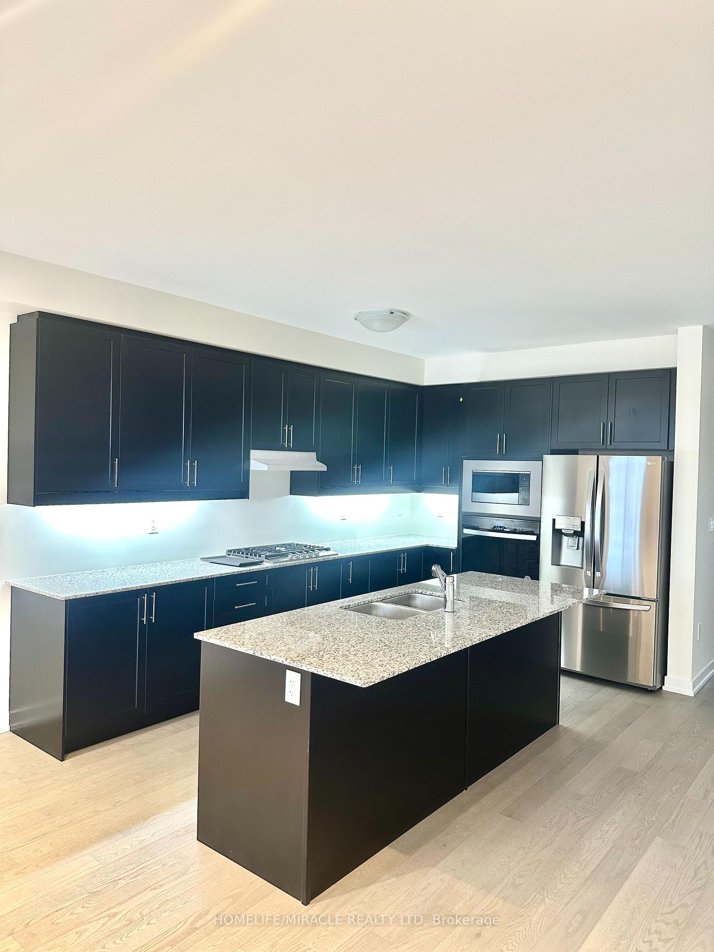 Photo 3 of 1199 Rexton Drive, Oshawa, Kedron — HOMEH