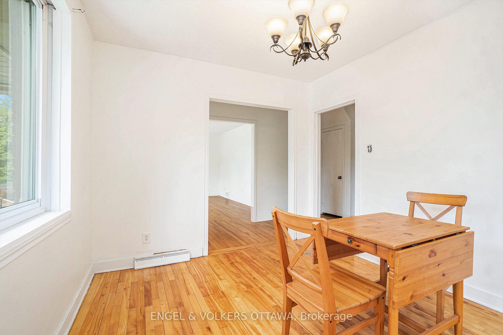 Photo 5 of 1687 Grasmere Crescent, Ottawa, Ridgemont — HOMEH