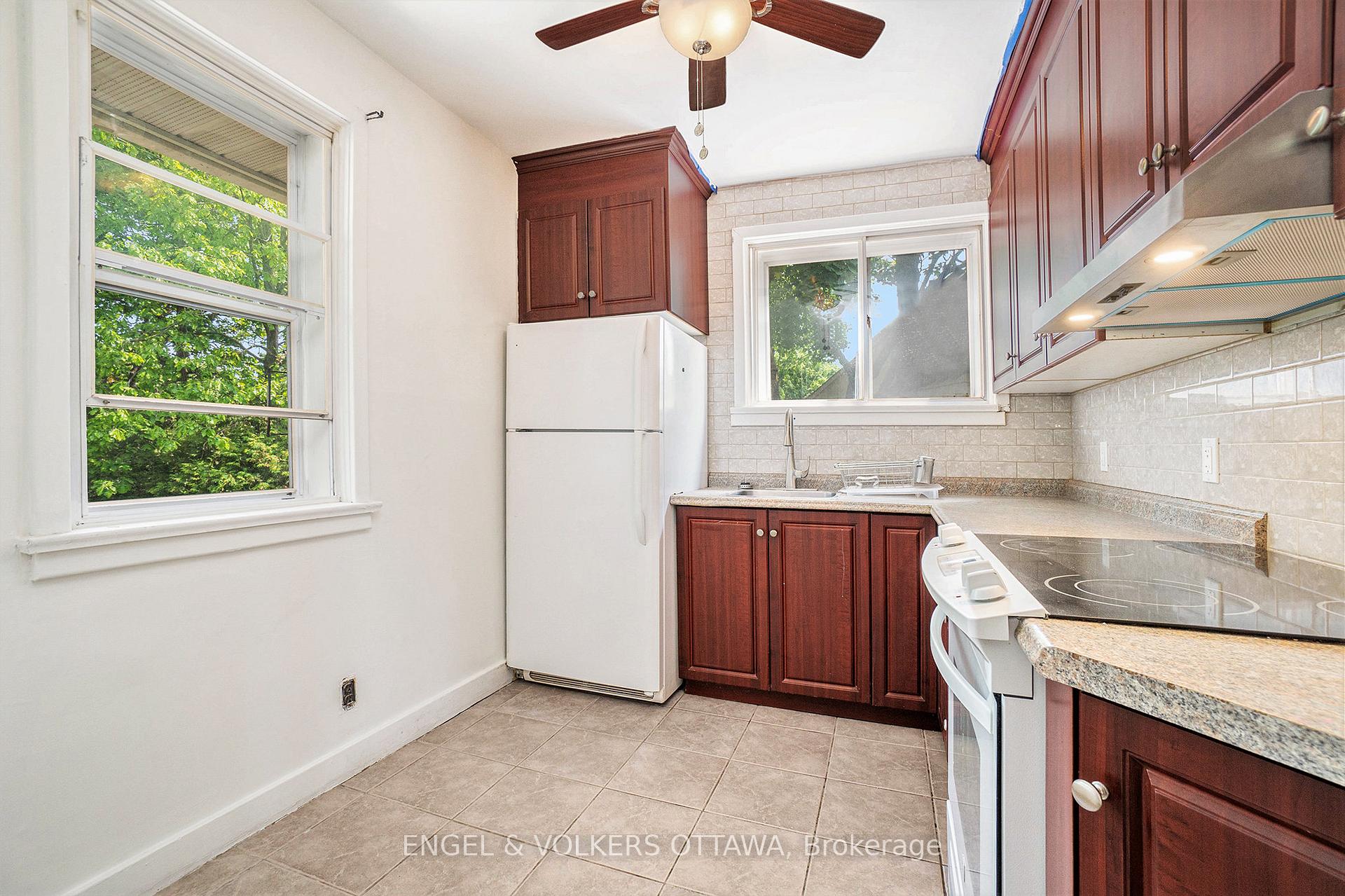 Photo 6 of 1687 Grasmere Crescent, Ottawa, Ridgemont — HOMEH