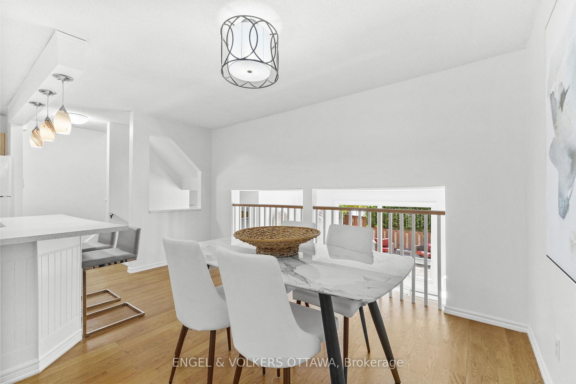 Photo 15 of 202 Royalton Private, Ottawa, Hunt Club Woods — HOMEH